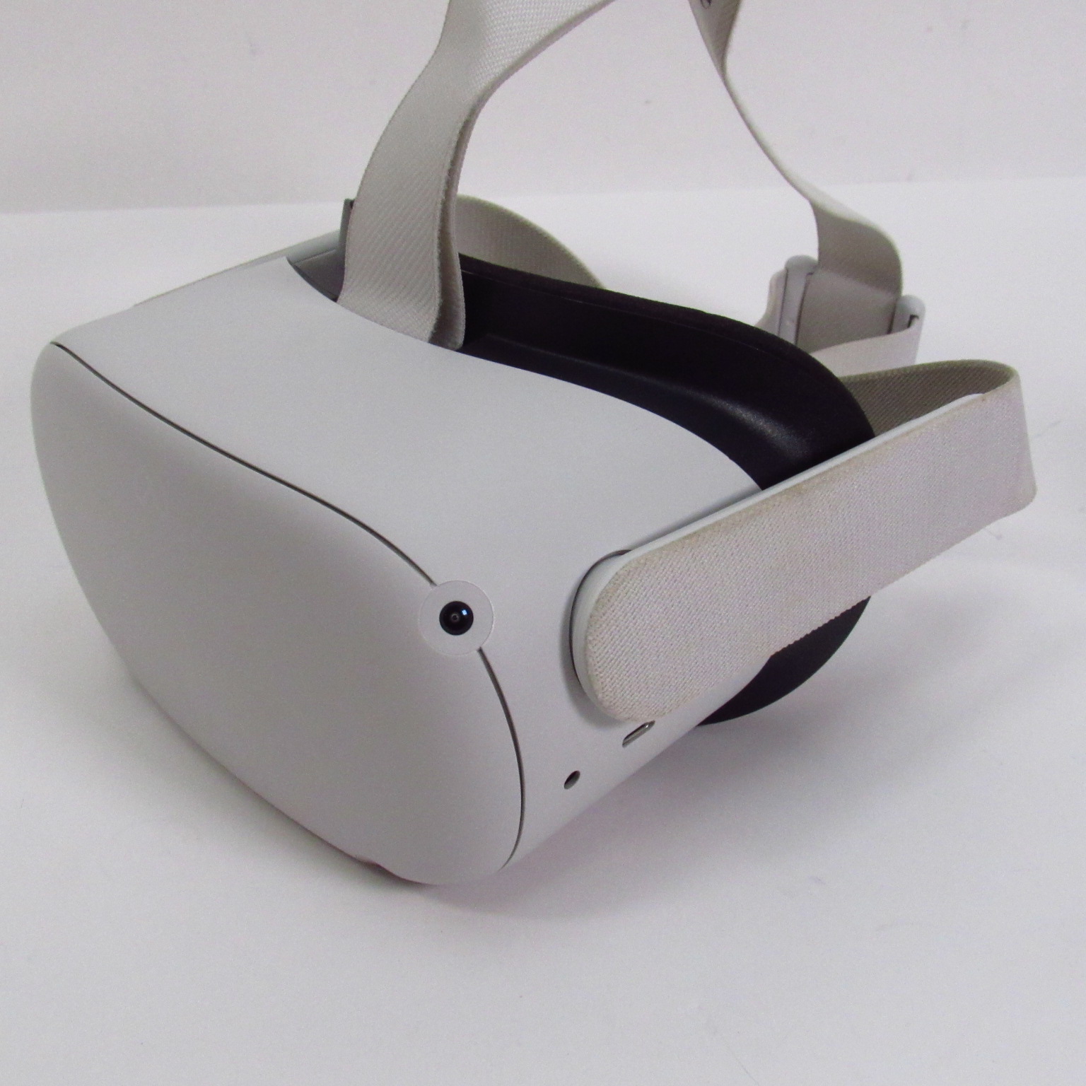 Meta Quest 2 KW49CM 64GB Virtual Reality Headset 0807