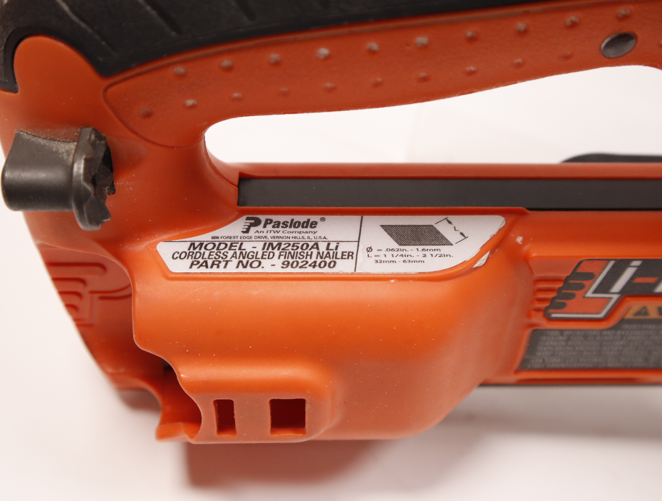 Paslode IM250A-Li 16GA 7.4V Cordless Finish Nailer Kit