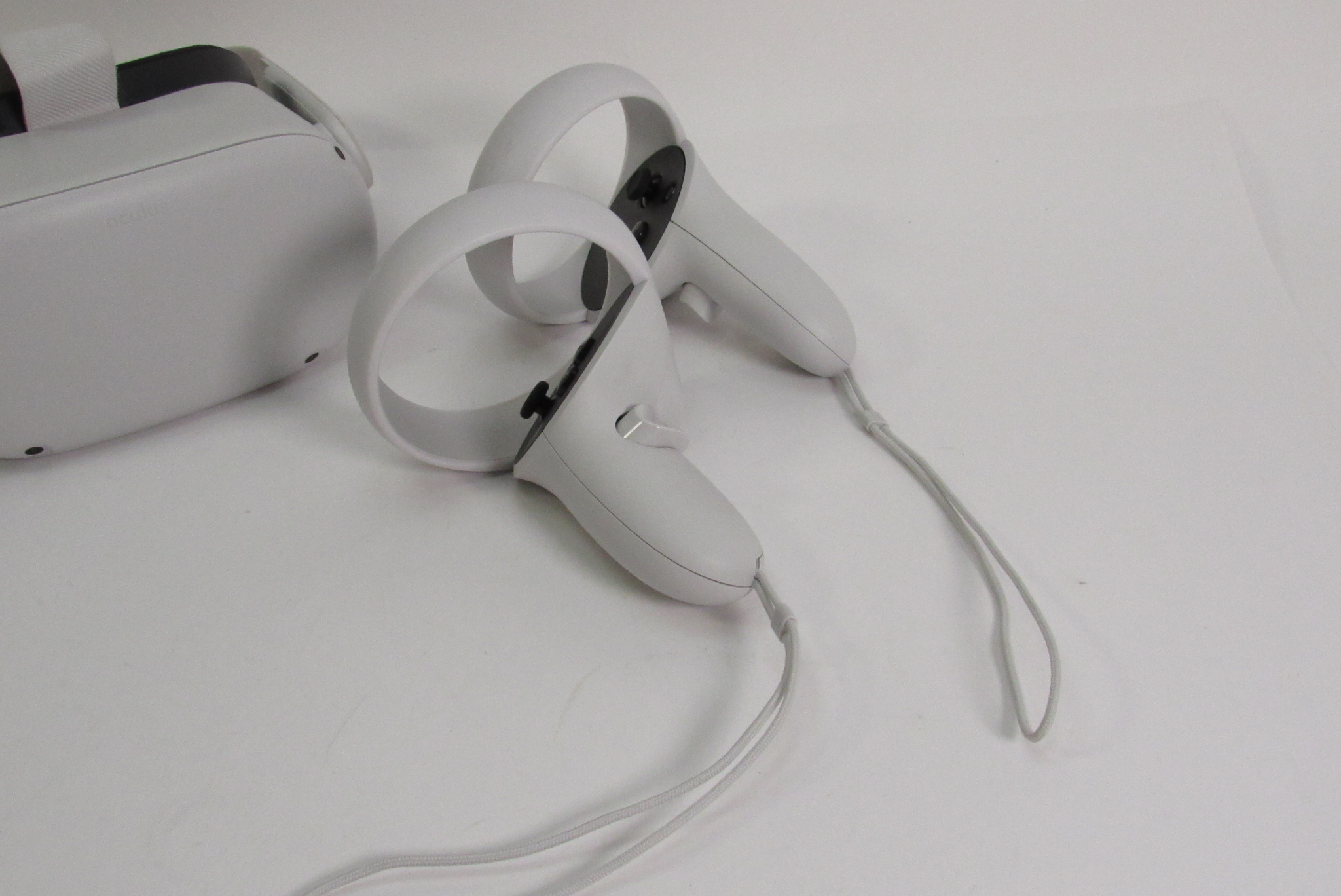 Oculus Quest 2 KW49CM 128GB Standalone All-in-One Virtual Reality