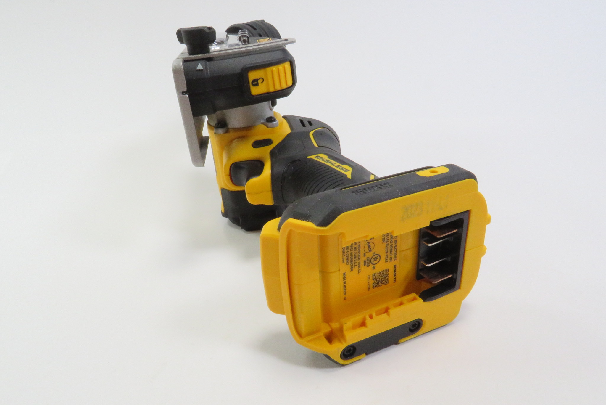 DeWalt DCS438 20V MAX 3" Brushless Cordless Cut Off Tool