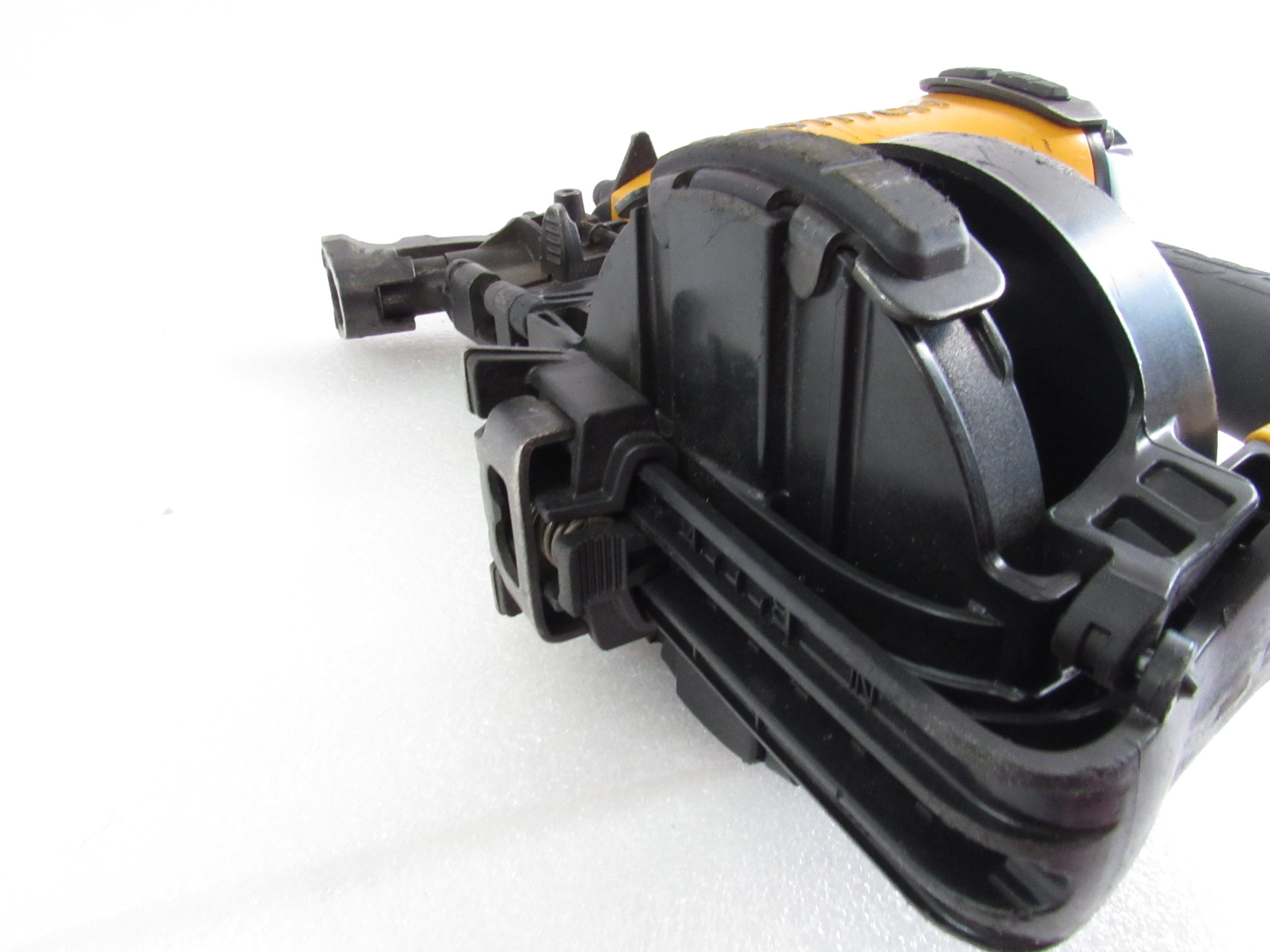 BOSTITCH RN461 15Degree Aluminum Housing Pneumatic Coil Roofing Nailer