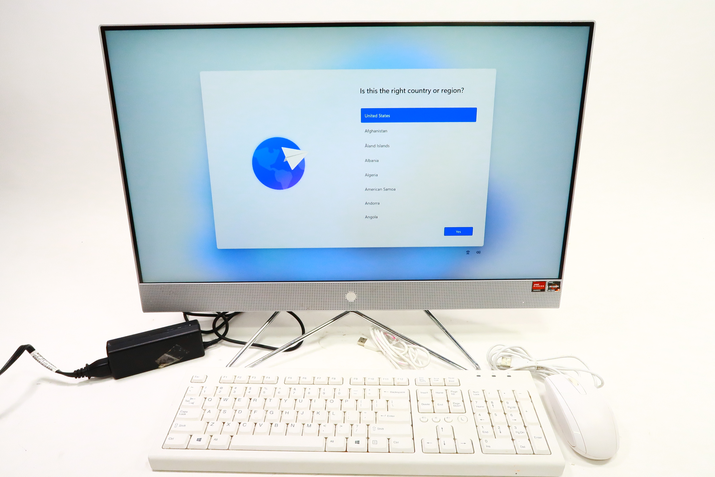 HP All-in-One 27-dp0053w Ryzen 4500U Radeon 8GB RAM 512GB