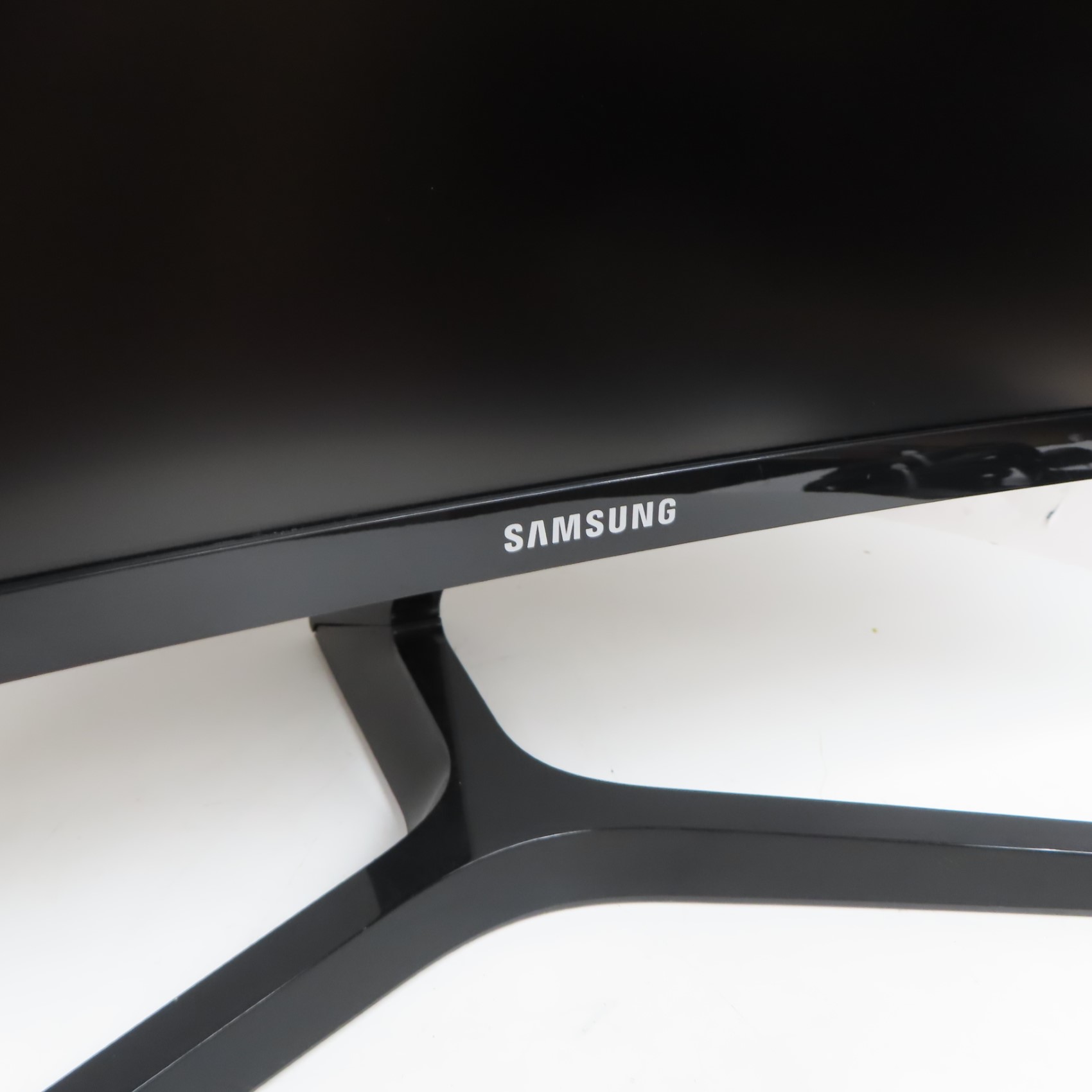 Samsung C24RG50FZN 24" 1080p (FHD) 144Hz Curved Monitor (Local PickUp
