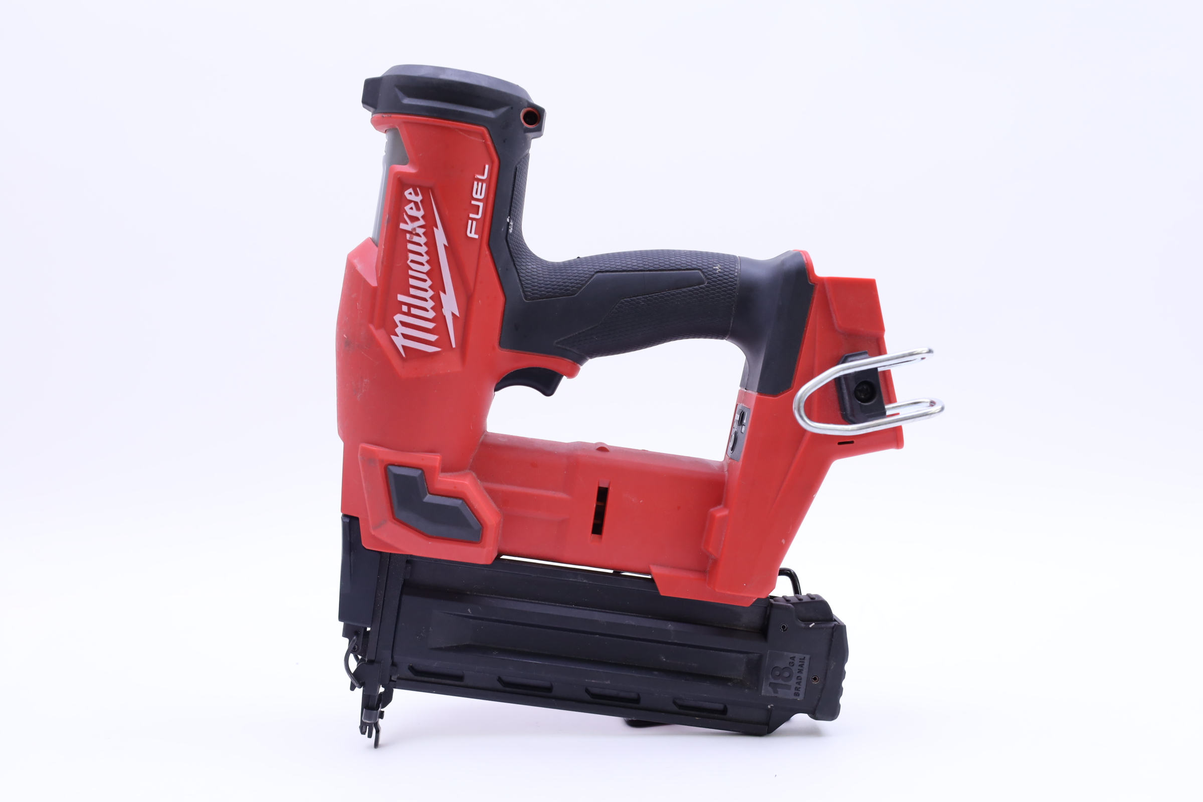 Milwaukee 18 gauge cordless brad nailer hot sale