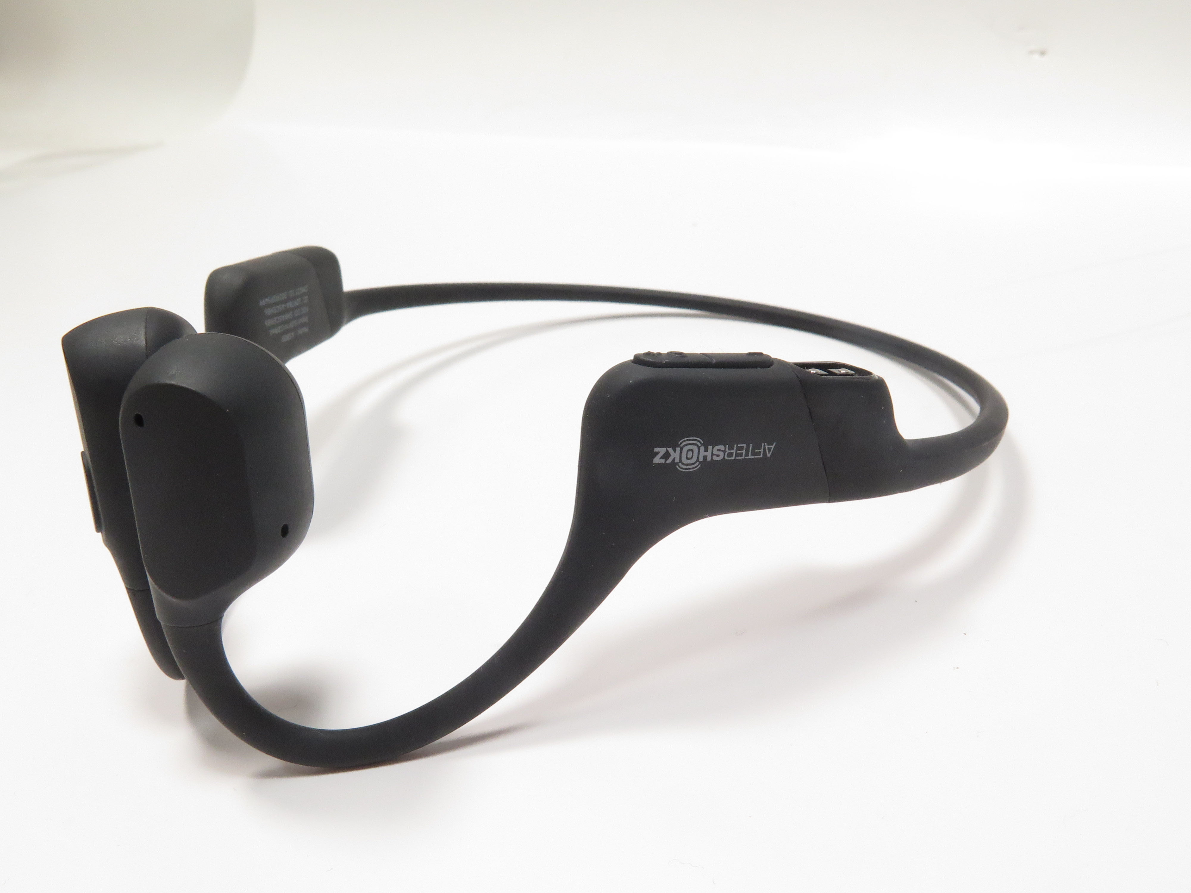AfterShokz AS800 Aeropex Open-Ear Bluetooth Bone Conduction Sport ...