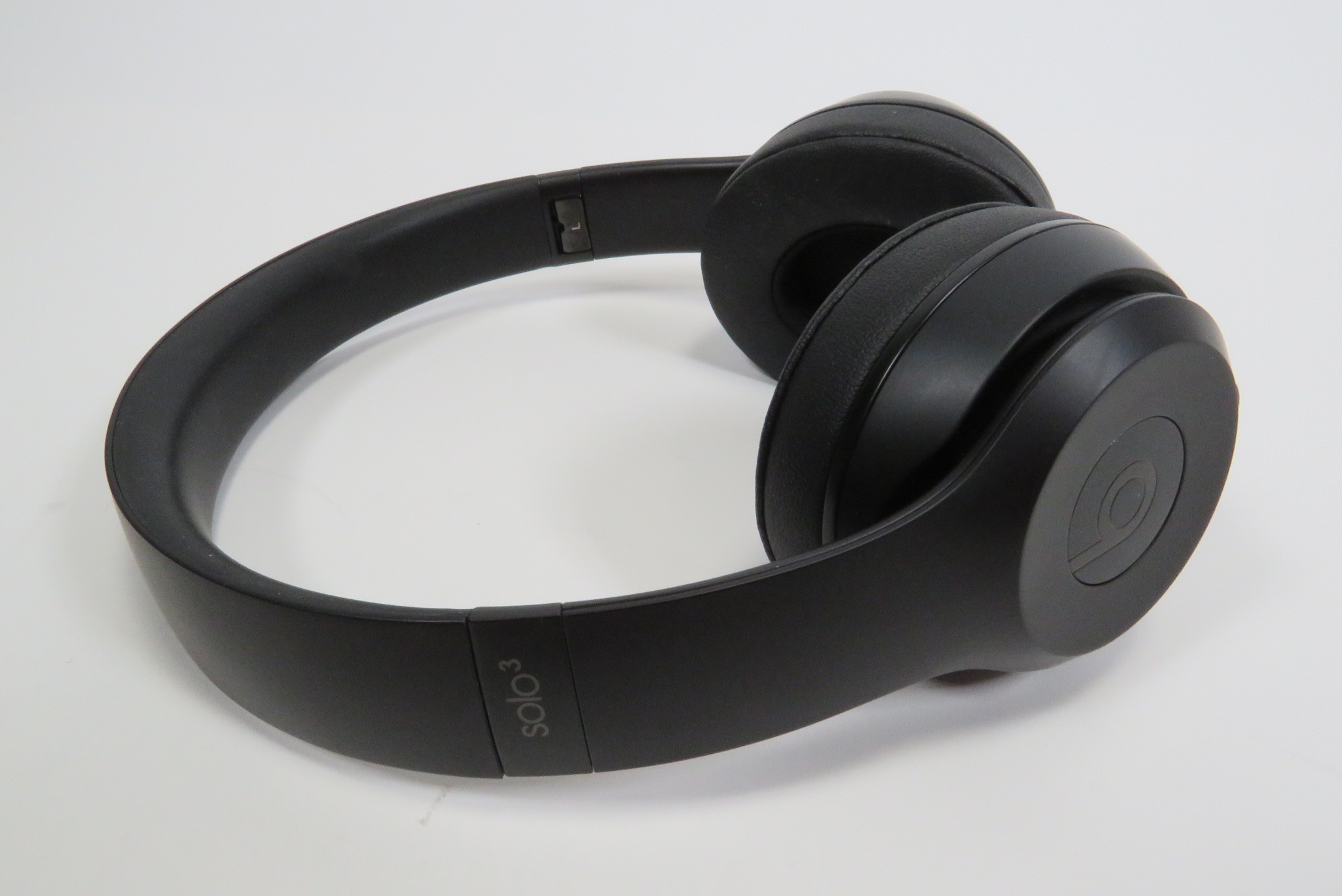 Apple Beats by Dr. Dre Solo3 Wireless A1796 TrueWireless Headphones