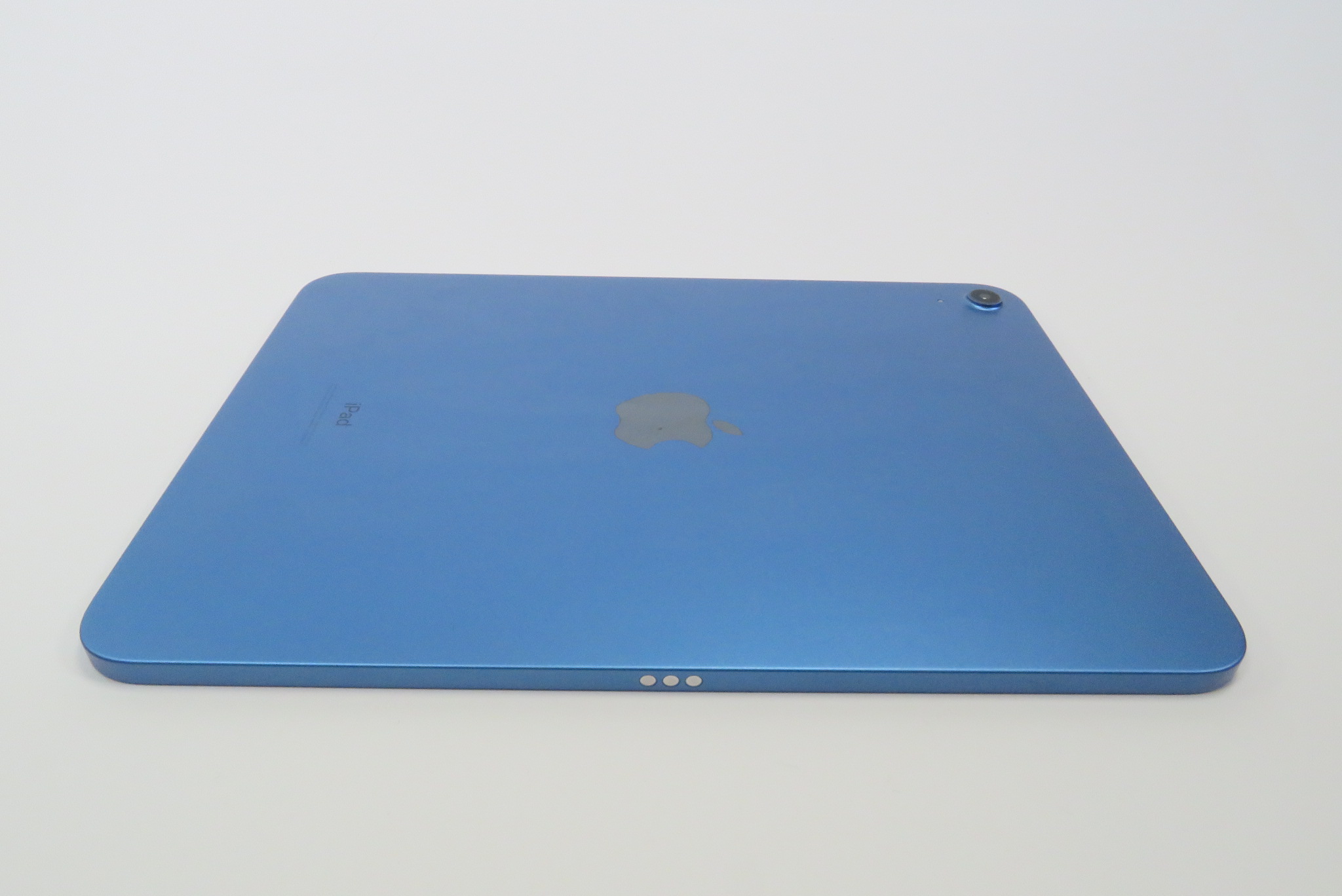 Apple iPad 10th Gen A2696 MPQ93LL/A 256GB WiFi-Only 10.9