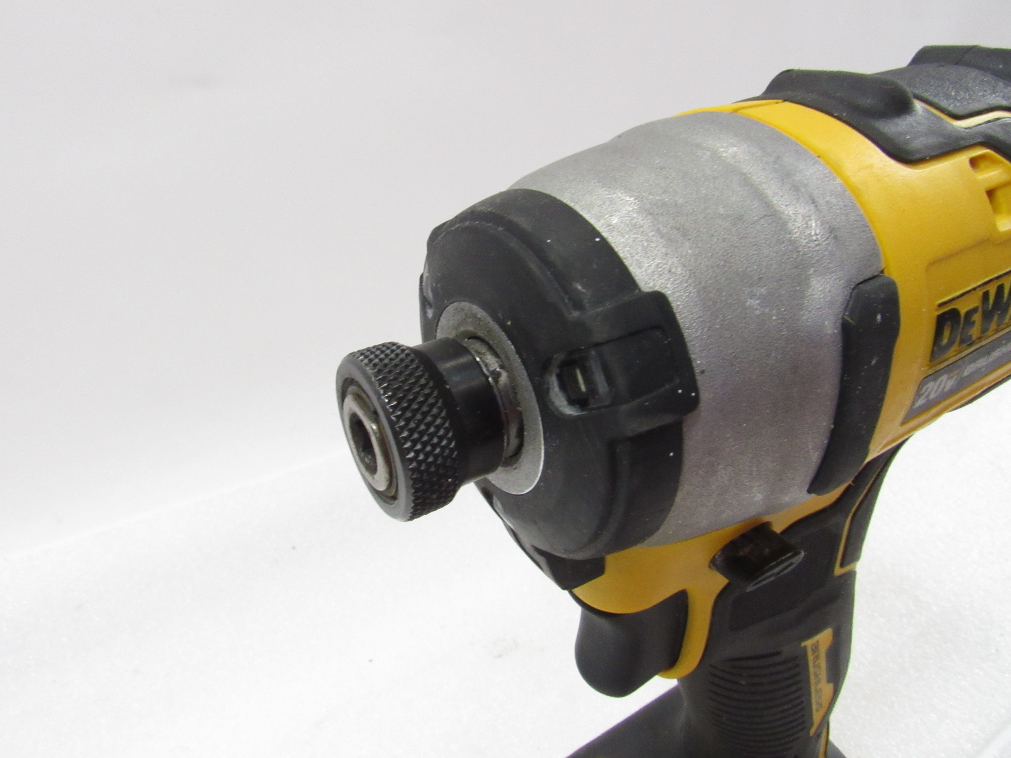 DeWalt DCF809 ATOMIC 20V MAX Cordless Brushless Compact 1/4" Impact Driver
