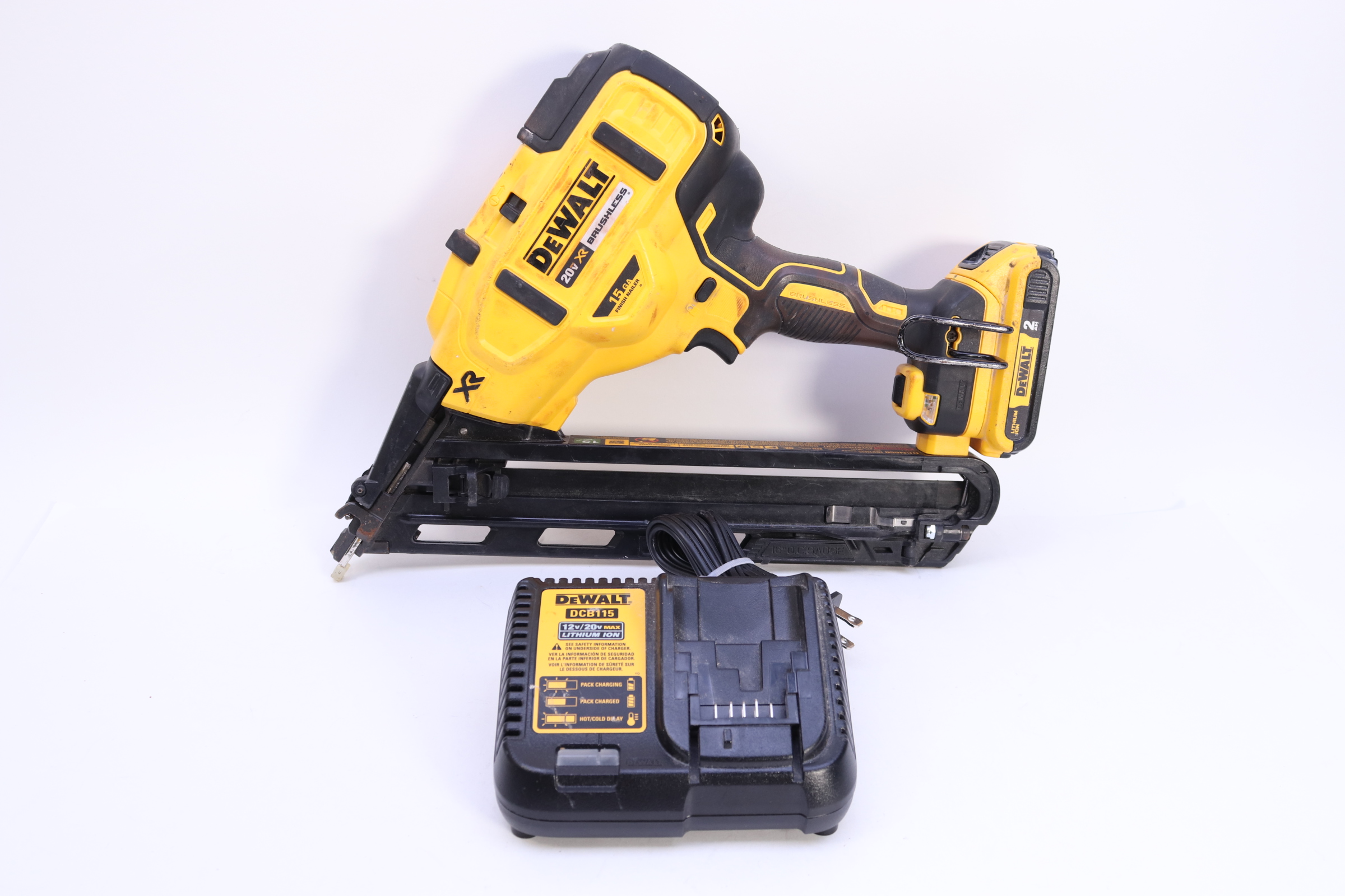 DeWalt DCN650 20V MAX XR LithiumIon Cordless 15Gauge Finish Nailer