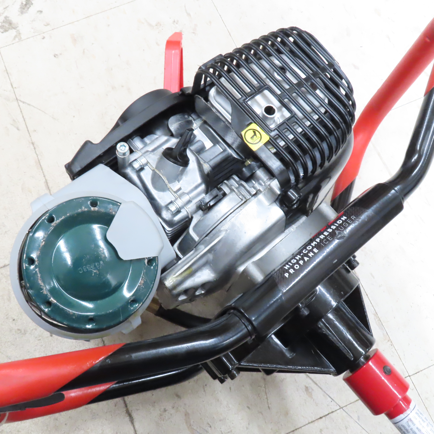 Eskimo HC40 8" 4Stroke Propane Ice Auger (Local PickUp Only)