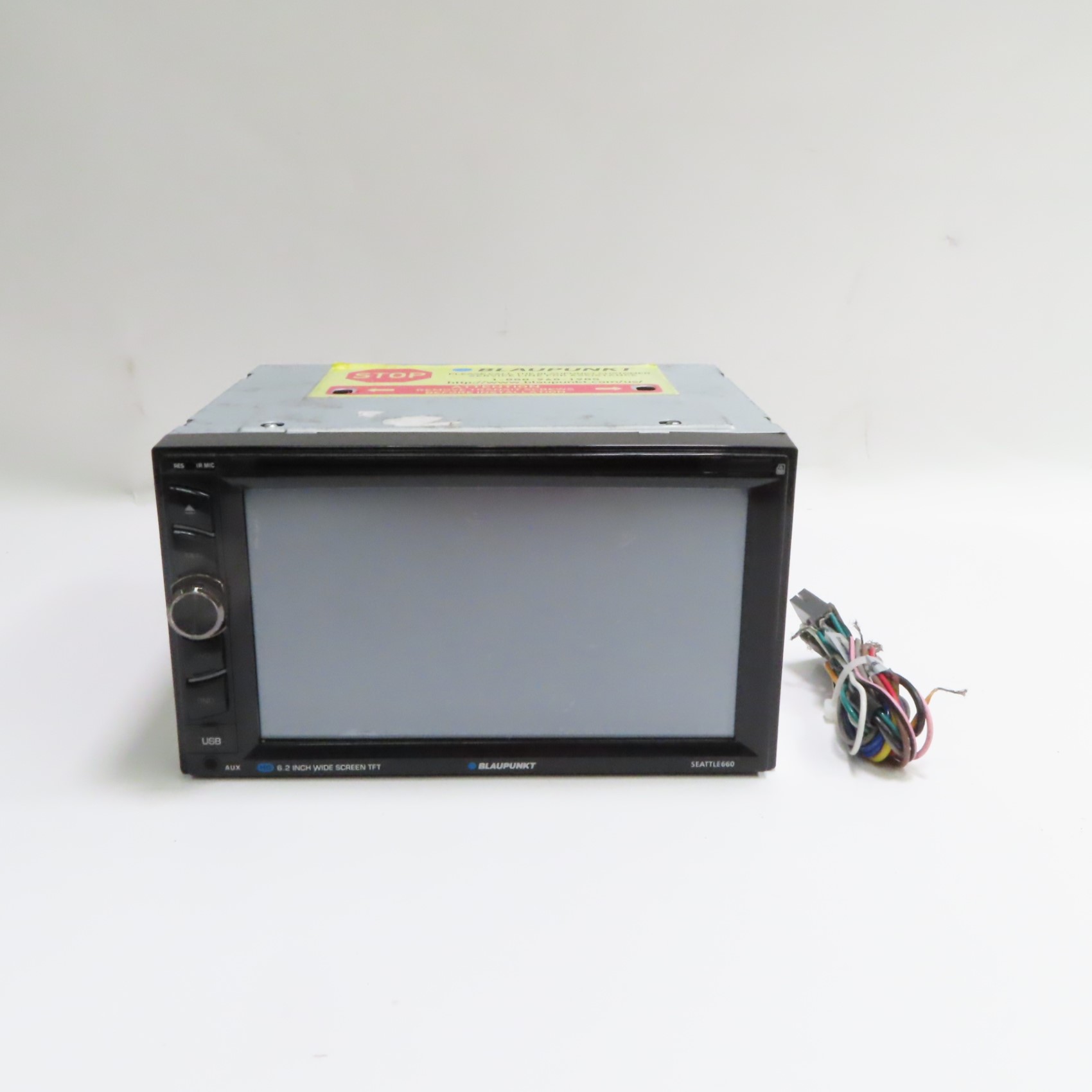 Blaupunkt SEATTLE 660 2 DIN 6.2 In Dash Bluetooth Car Audio Receiver