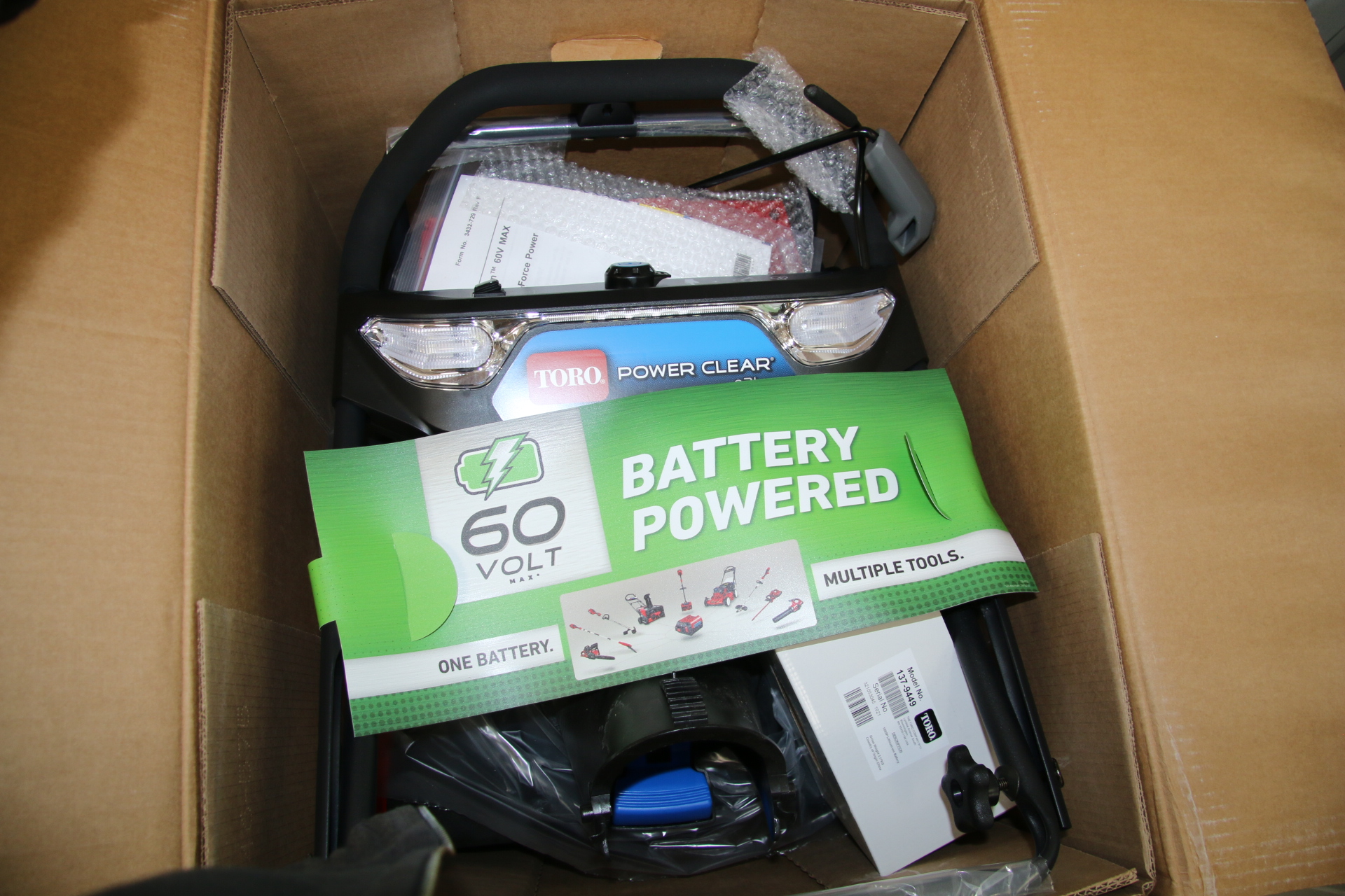 Toro 39901 21" 53 cm Power Clear e21 60V Snow Blower Local Pick Up Only