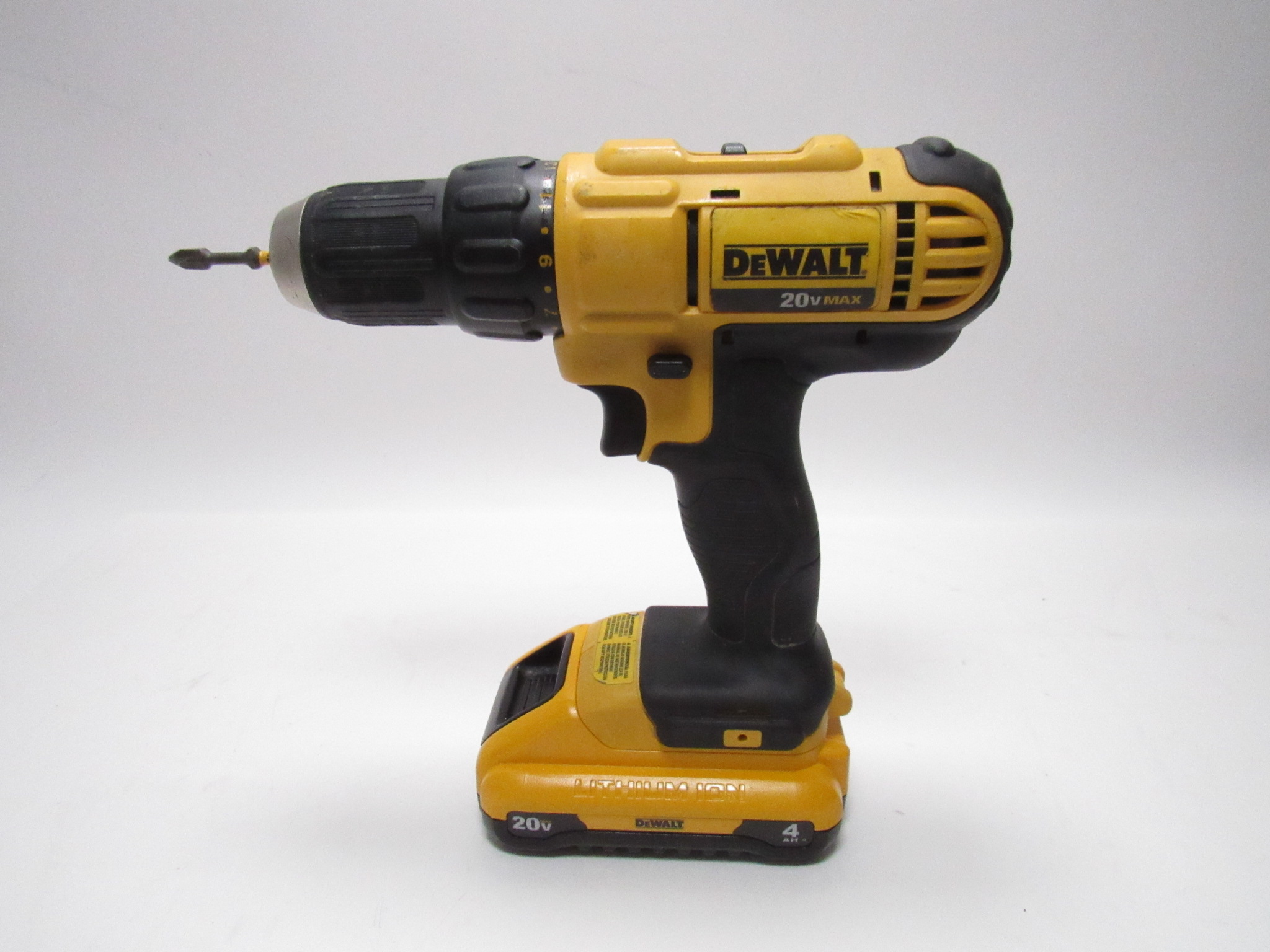 Dewalt Dcd771 20 Volt Max Lithium Ion Cordless 12 In Drive Drilldriver