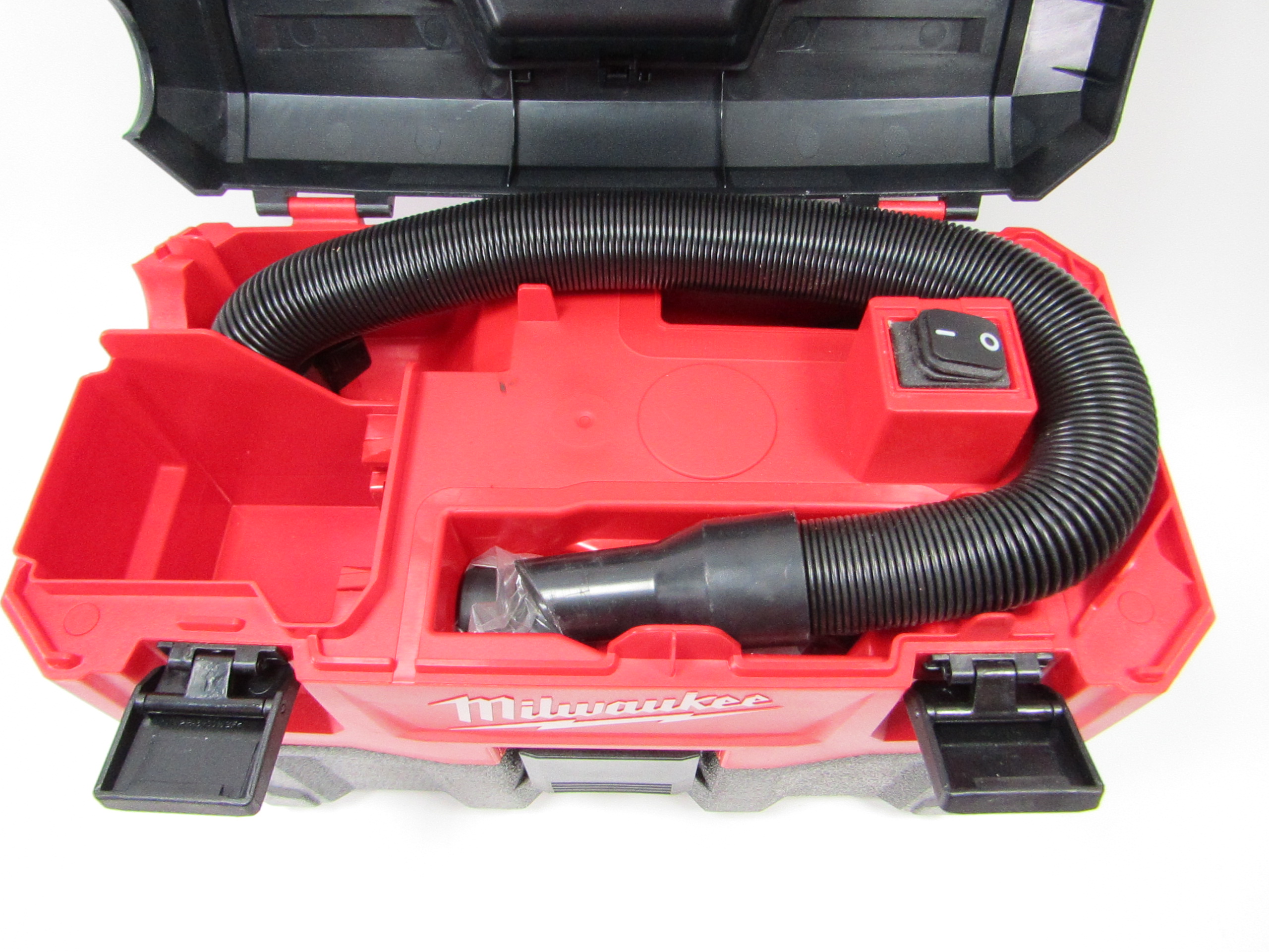Milwaukee 088020 M18 2 Gallon Red Lithium Vacuum Cleaner