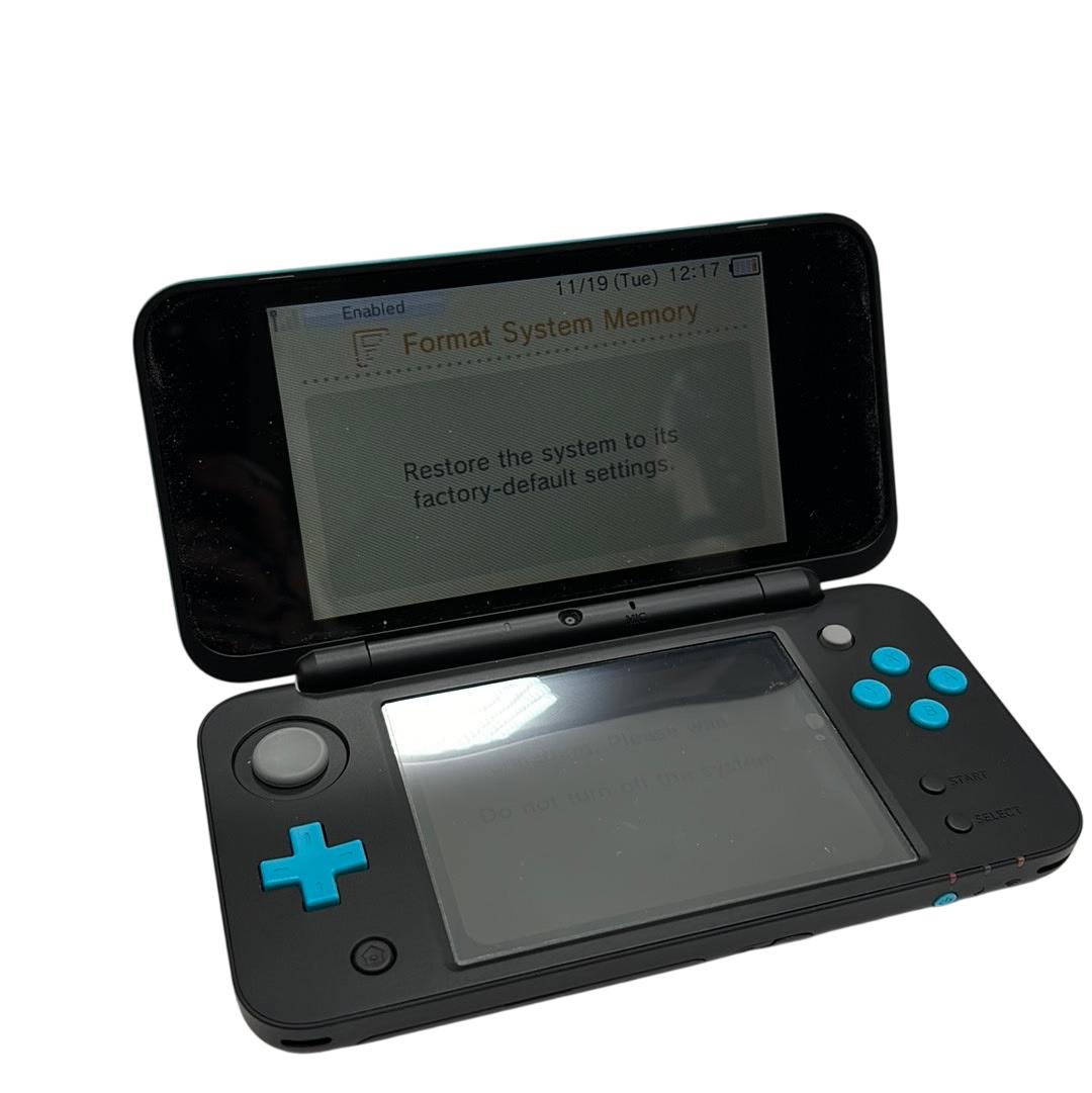 Nintendo 2DS XL JAN-001 Handheld Gaming Console - Black/Blue