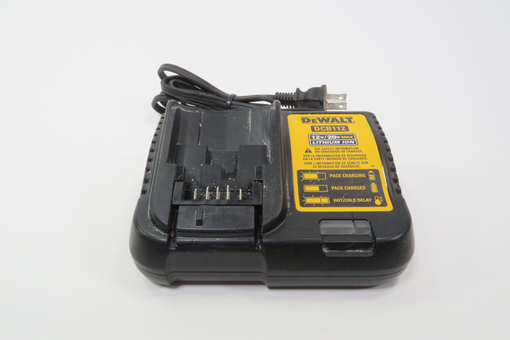DeWalt DCB203 20-Volt MAX Lithium-Ion 2.0Ah Battery/Charger 7701