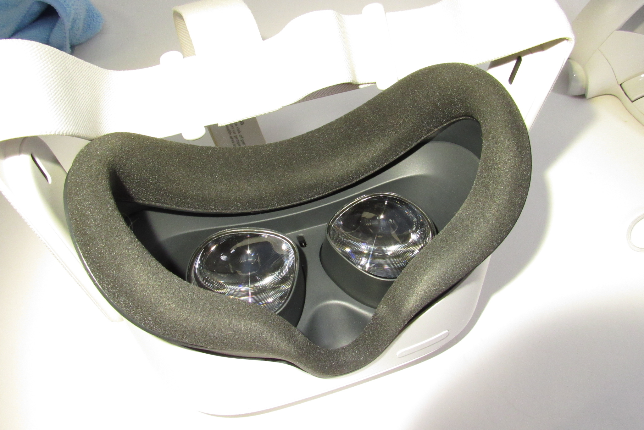 Oculus Quest 2 KW49CM 128GB Standalone All-in-One Virtual Reality