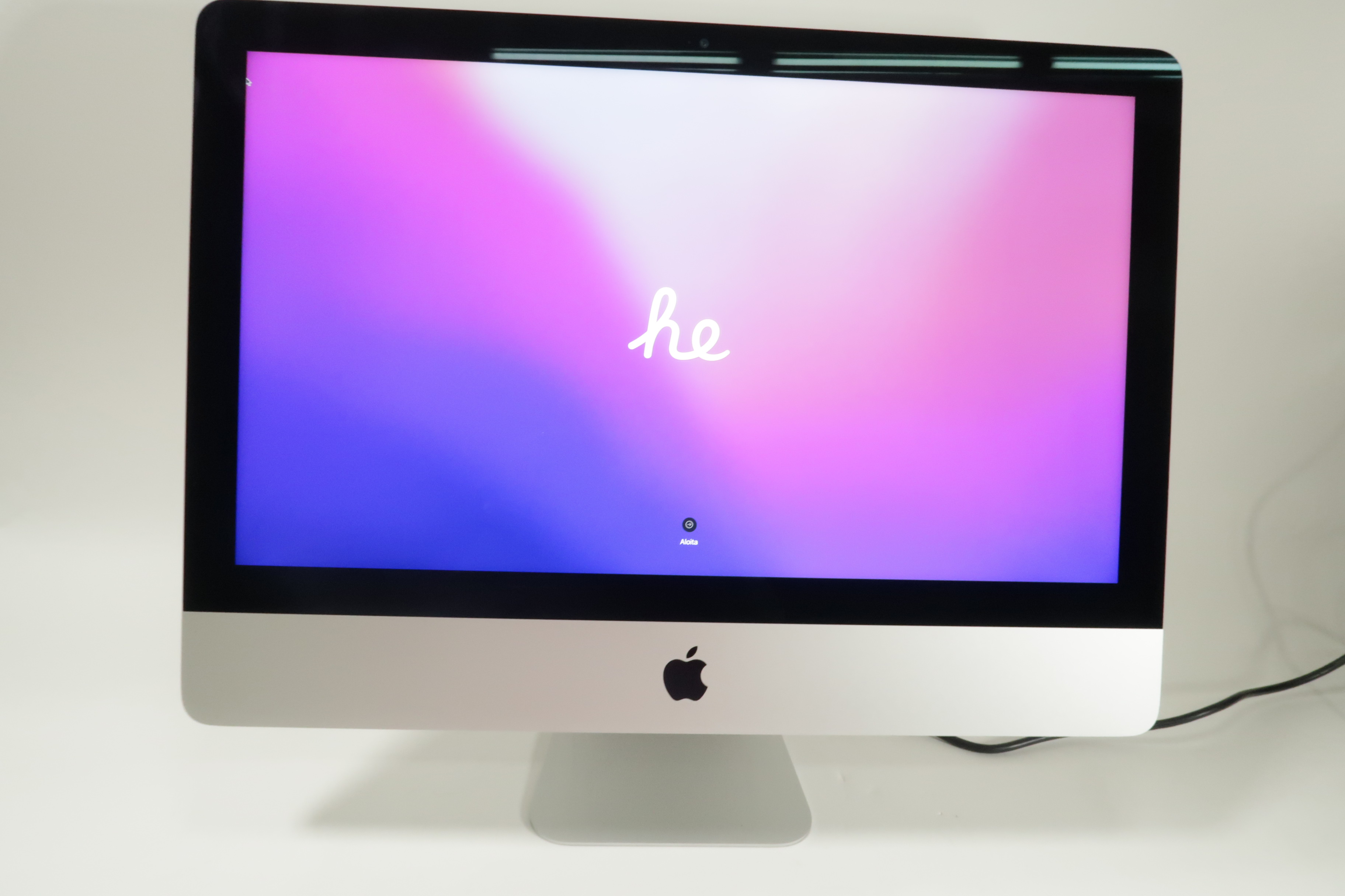 Apple iMac 2019 MRT32LL/A Core i38100 3.6GHz 8GB RAM 1TB HDD 21.5"