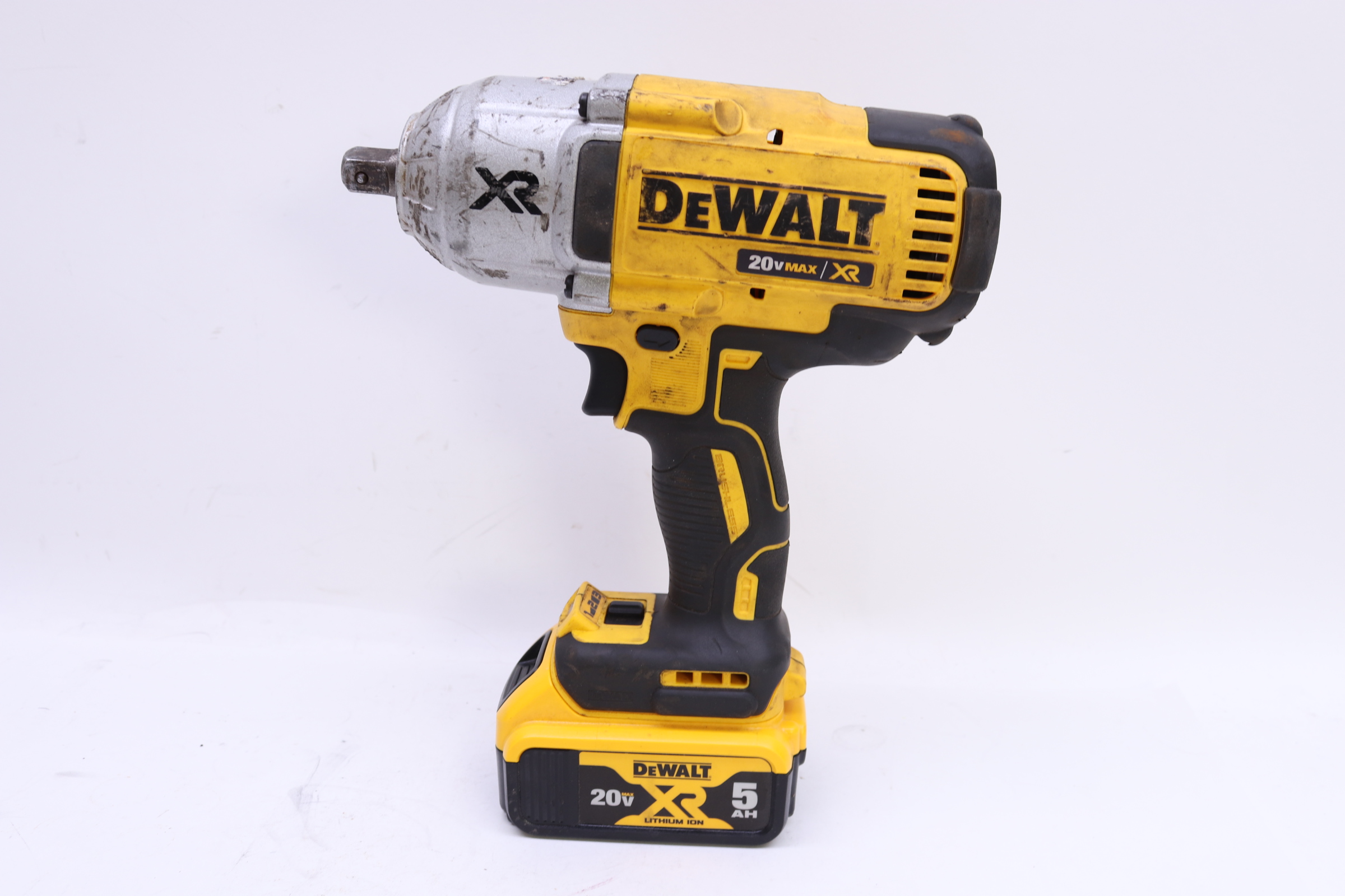 DEWALT DCF899 20V MAX XR Cordless Brushless 1 2