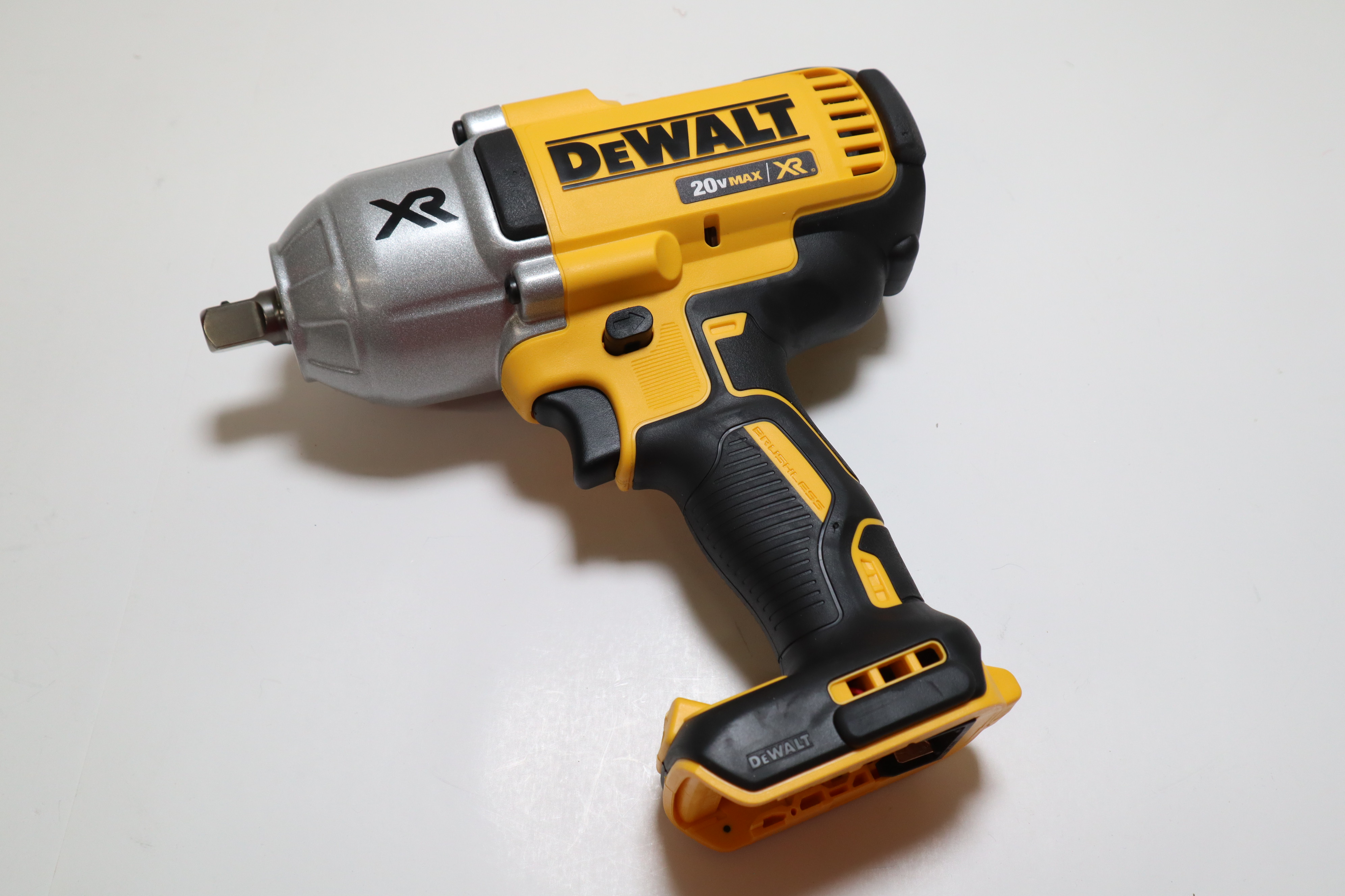 DeWalt DCF899 20V 1/2 in. Cordless Brushed Impact Wrench Tool Body
