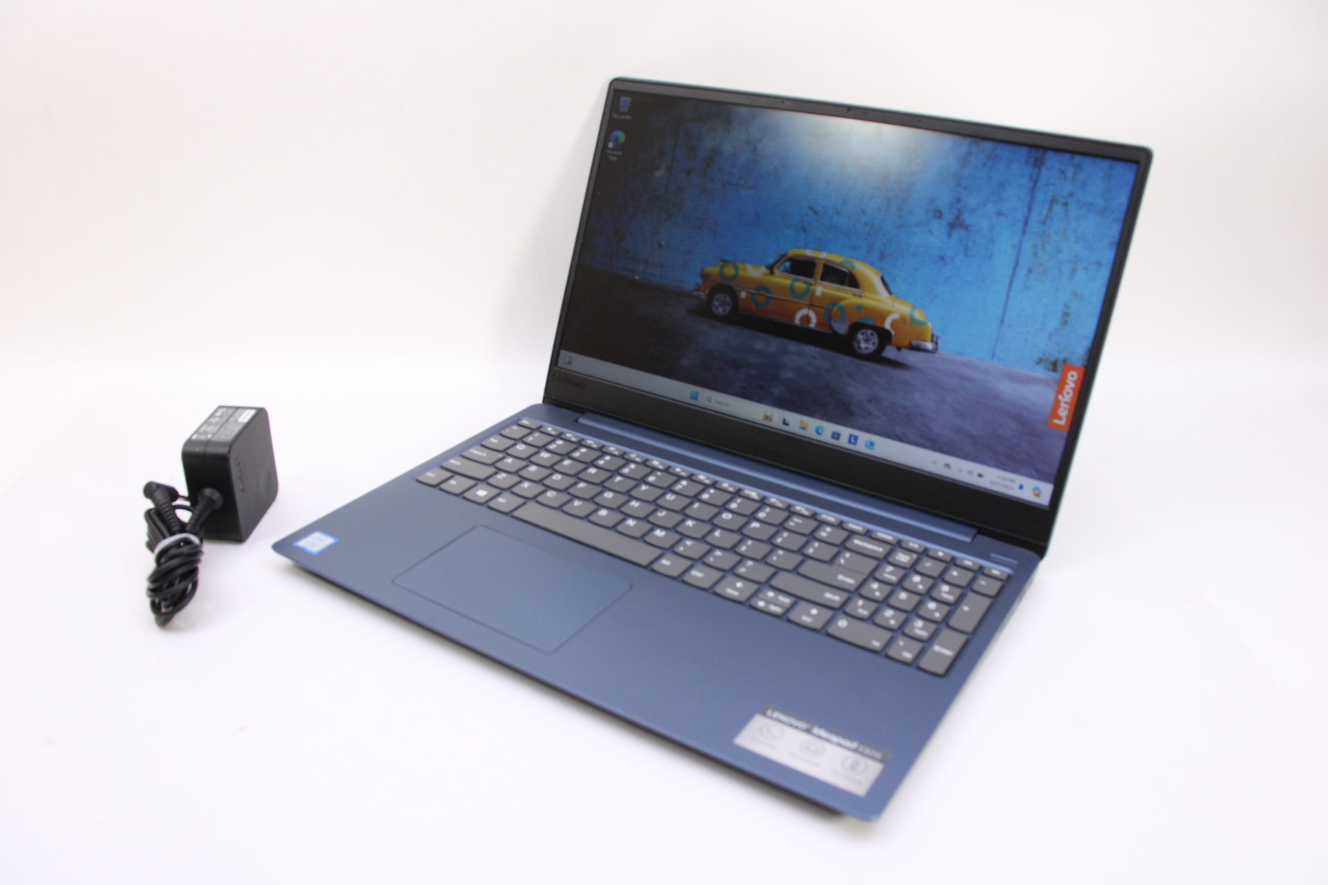 Lenovo IdeaPad 330S Windows 11 Home Core i3-8130U 2.2GHz 4GB RAM