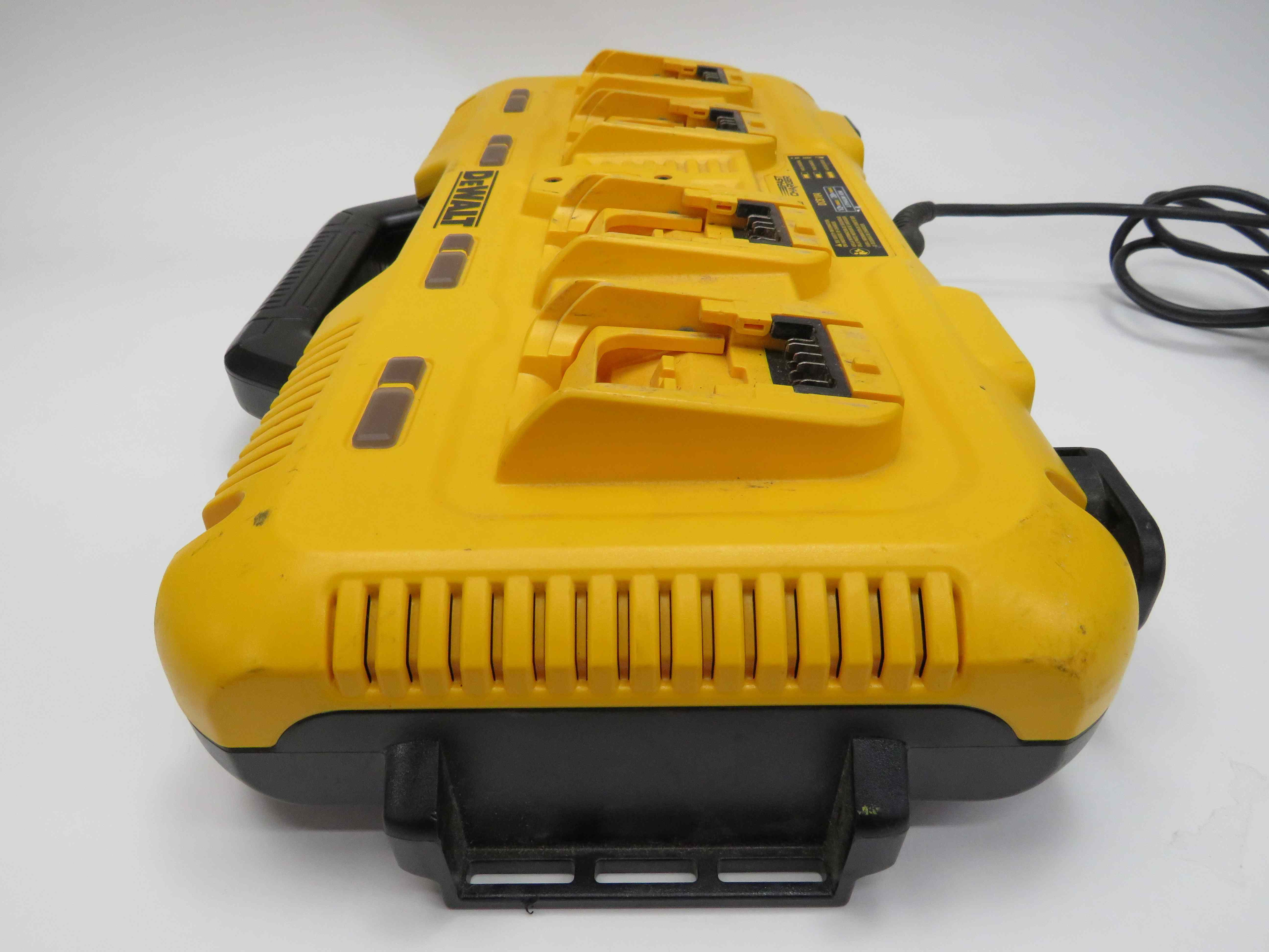 DeWalt DCB104 12v 20v Fast Battery Charger 4 Charge Station 7044