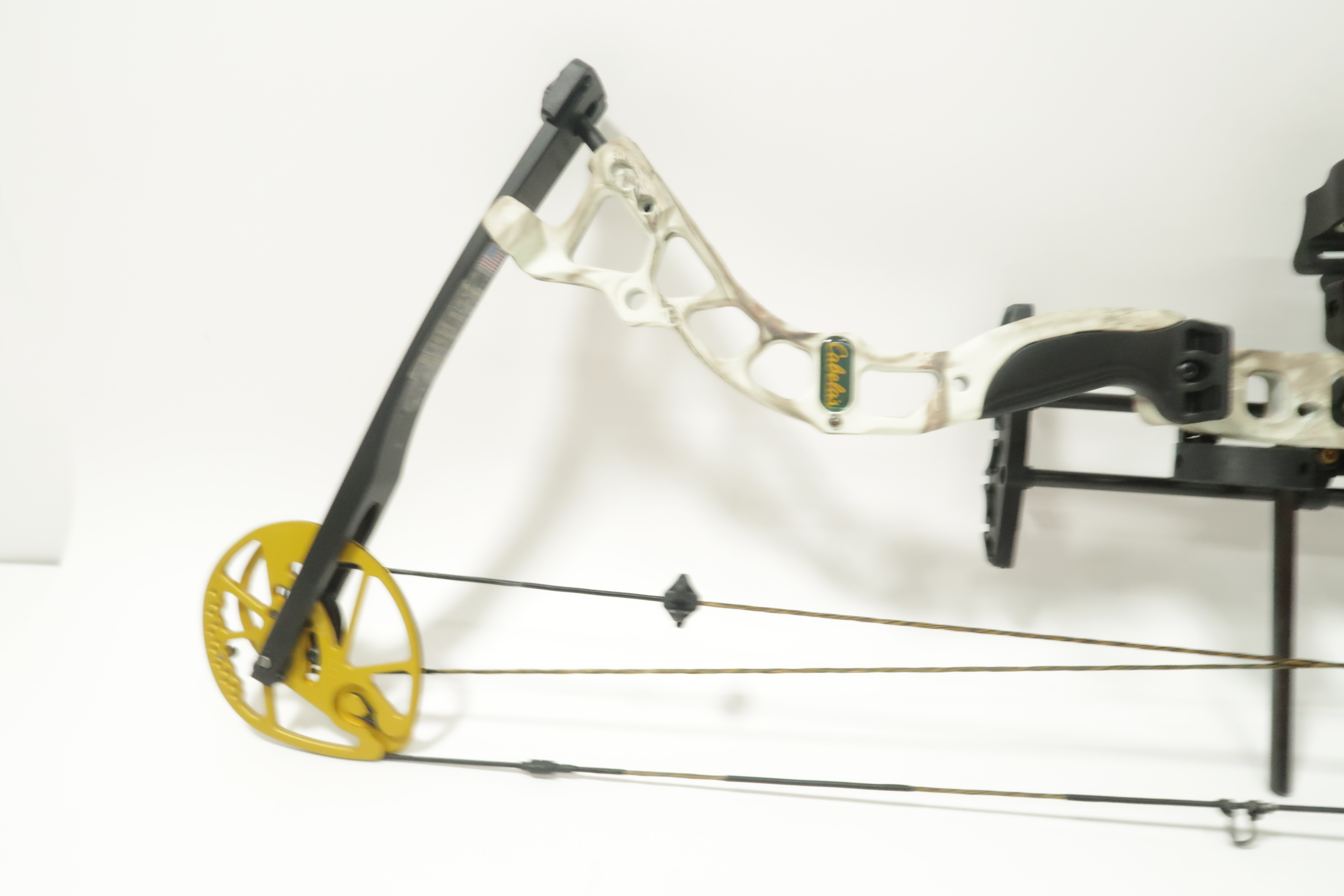 Cabela's by Bowtech Instigator Compound Bow