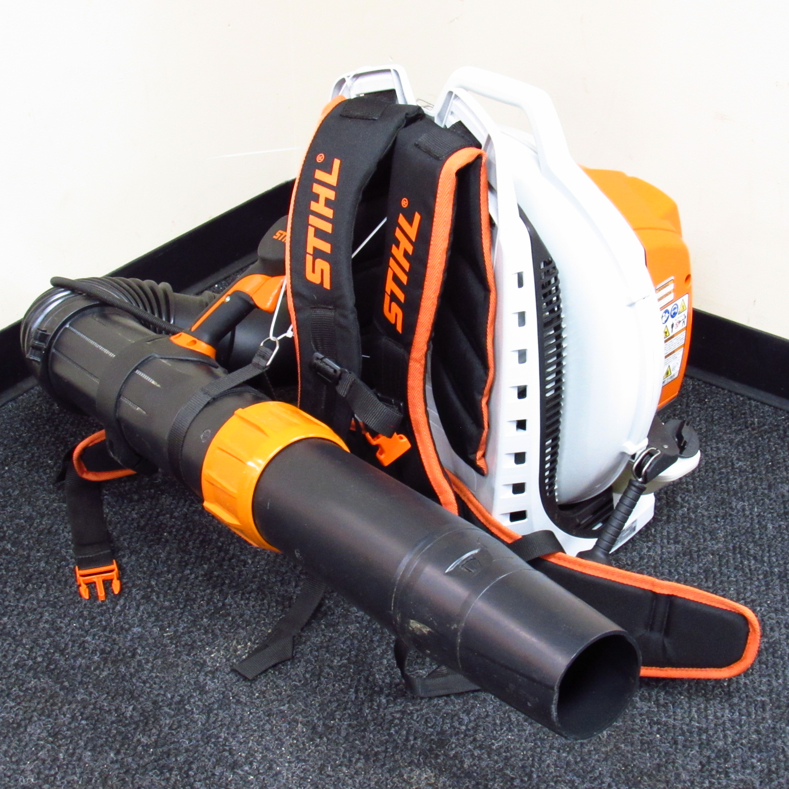 STIHL BR800C Magnum GasPowered Backpack Air/Leaf Blower Local Pick