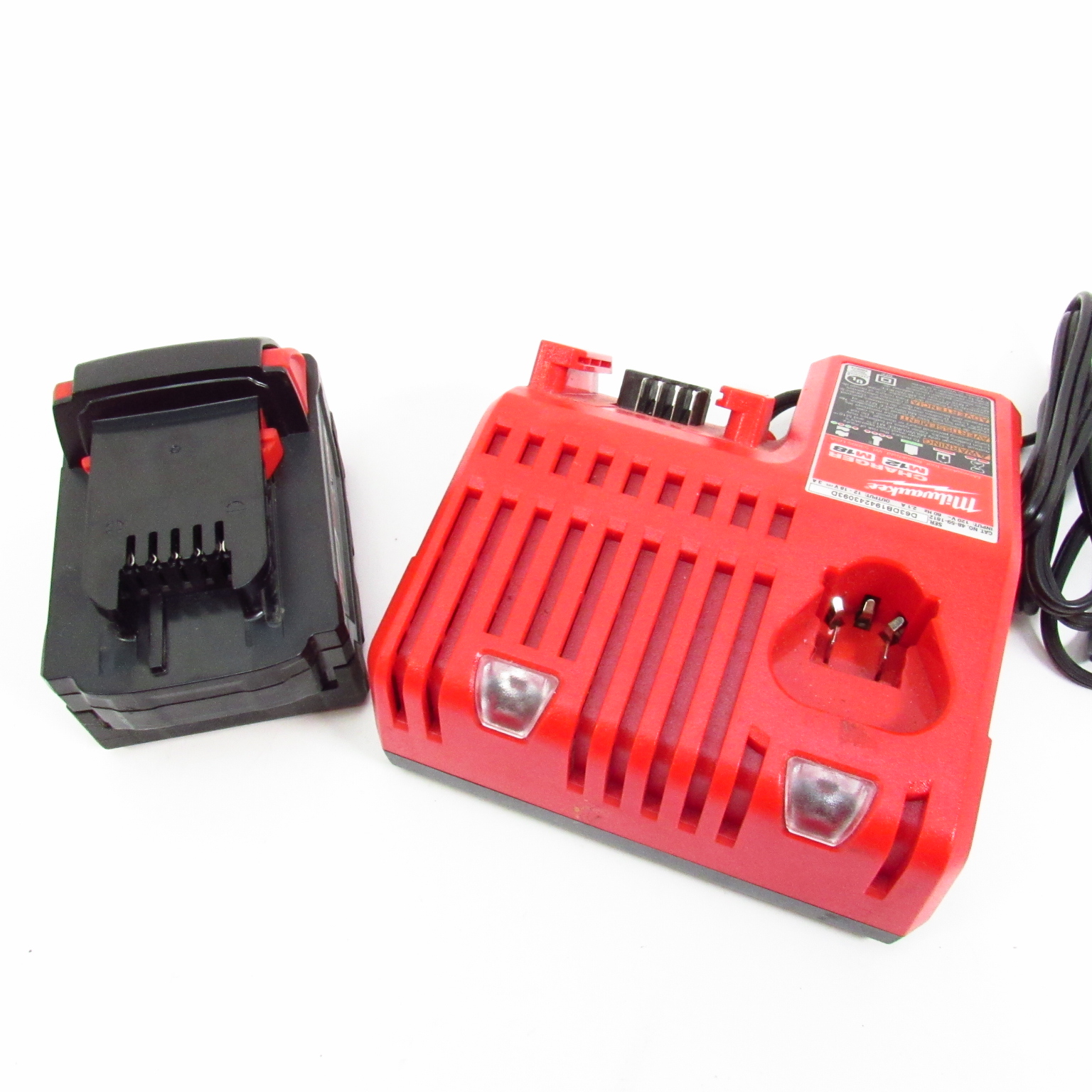 Milwaukee 48591812 M12/M18 Battery Charger & 18V 5Ah Battery Pack Kit