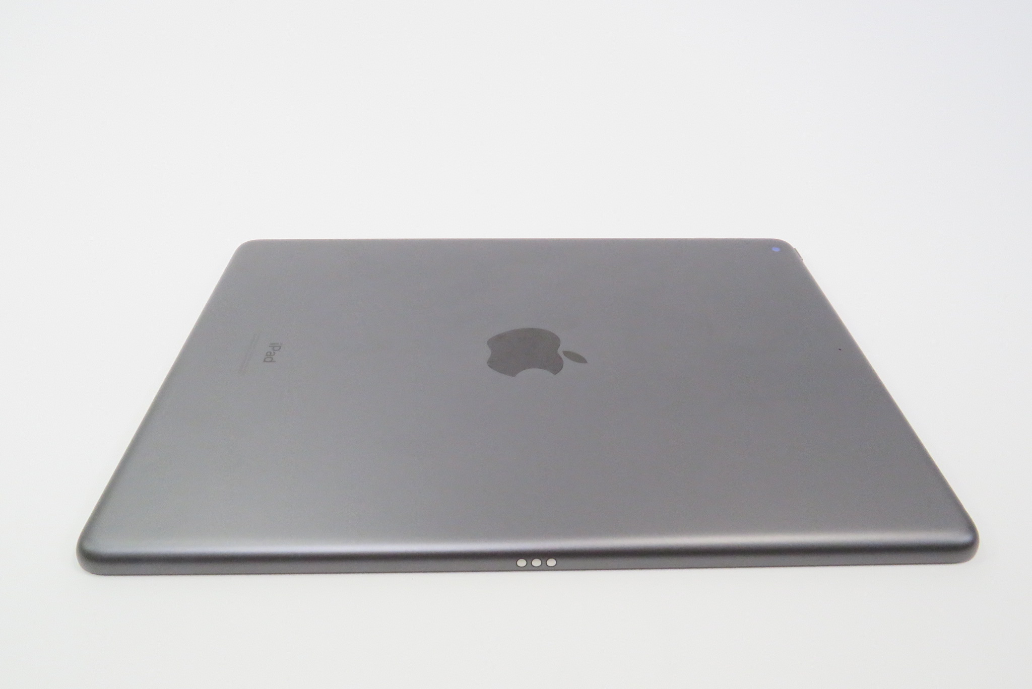 Apple iPad 9th Gen MK2K3LL/A A2602 10.2