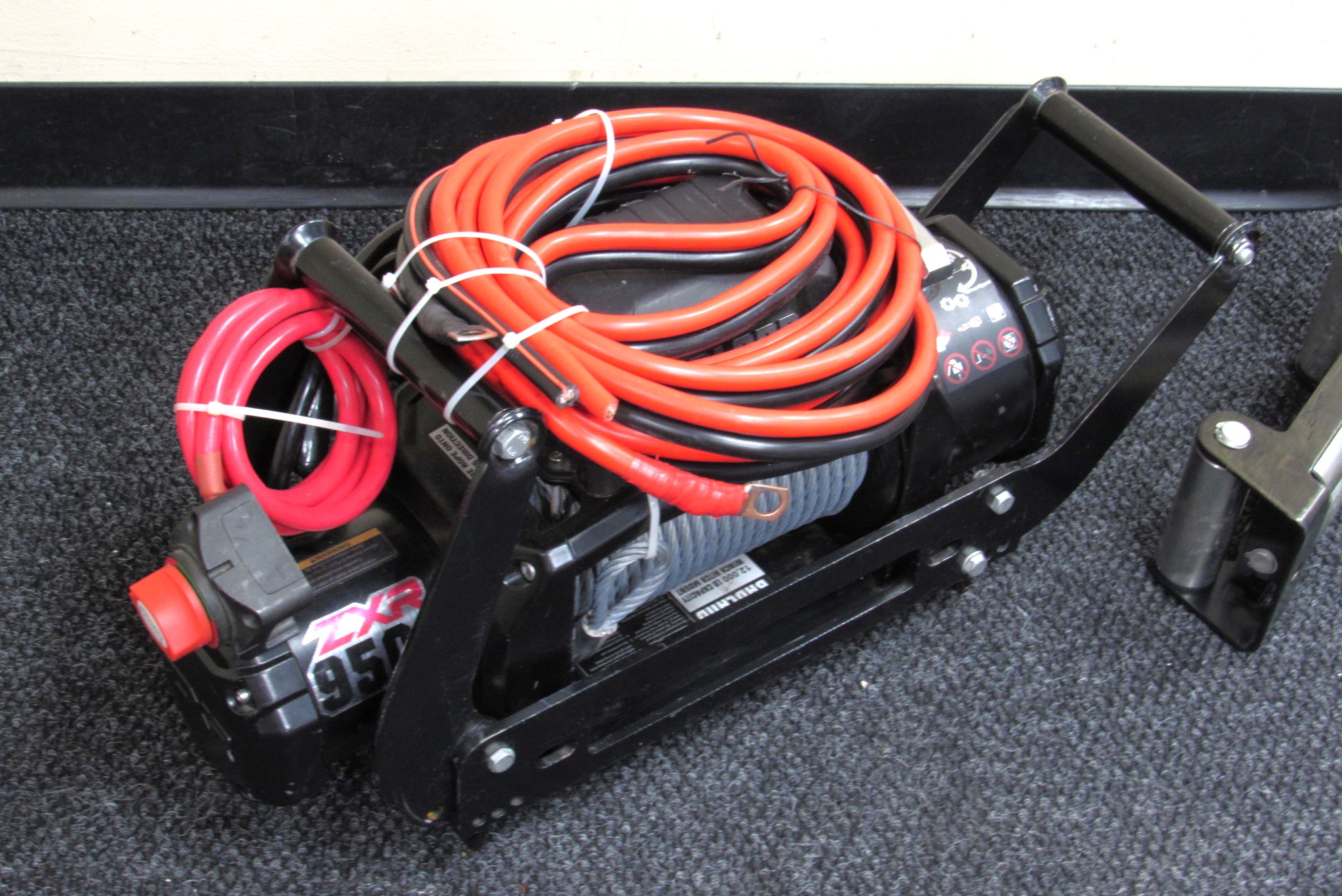Badland ZXR 9500 9500-lb Truck/SUV Winch - Local Pick-Up Only