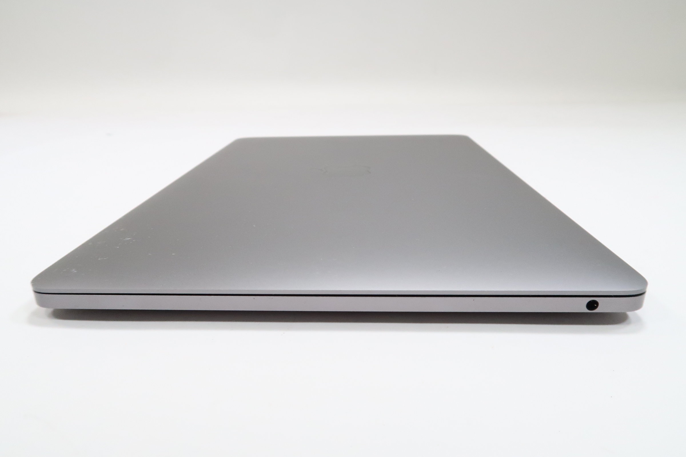 Apple MacBook Pro (2022) MNEH3LL/A M2 Chip 3.49Ghz 8GB RAM 256GB