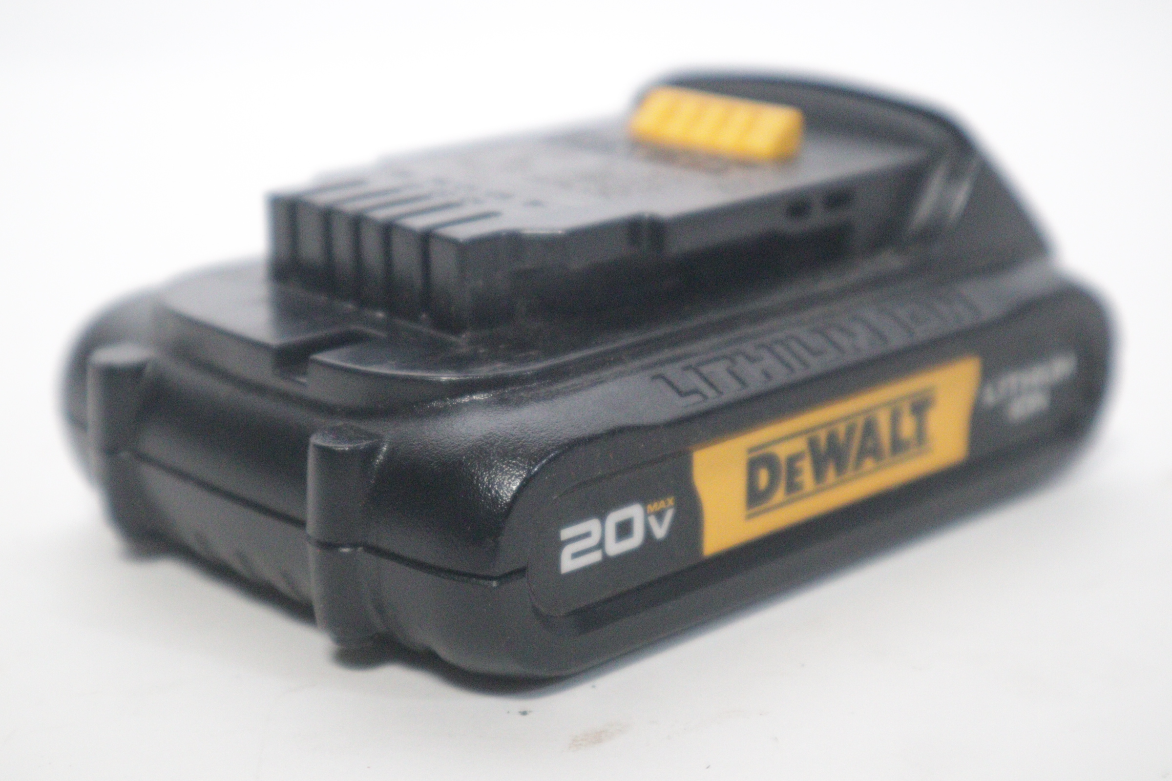 DeWalt DCB201 20V MAX 1.5Ah Compact Battery Pack