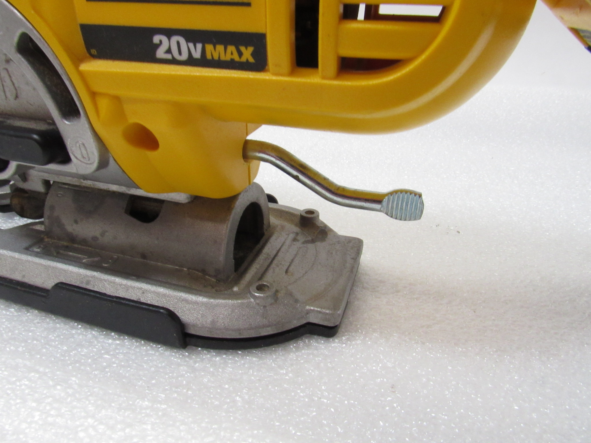 DeWalt DCS331 20Volt MAX Cordless Jig Saw