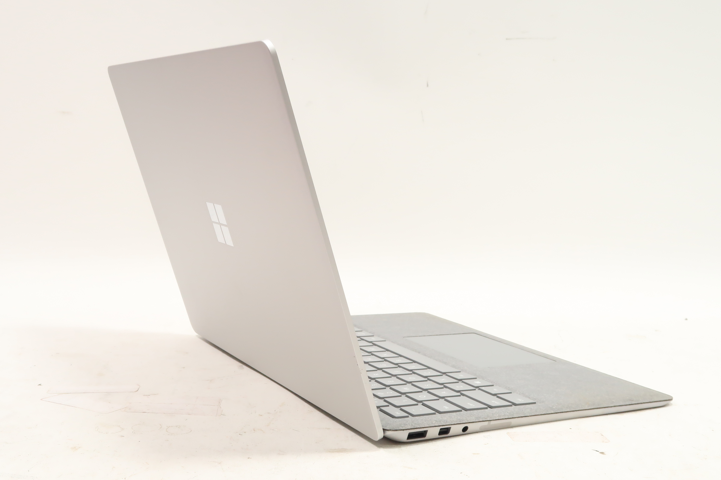 Microsoft Surface Book 2 1769 Core i5-8250U 1.6GHz 8GB RAM 128GB