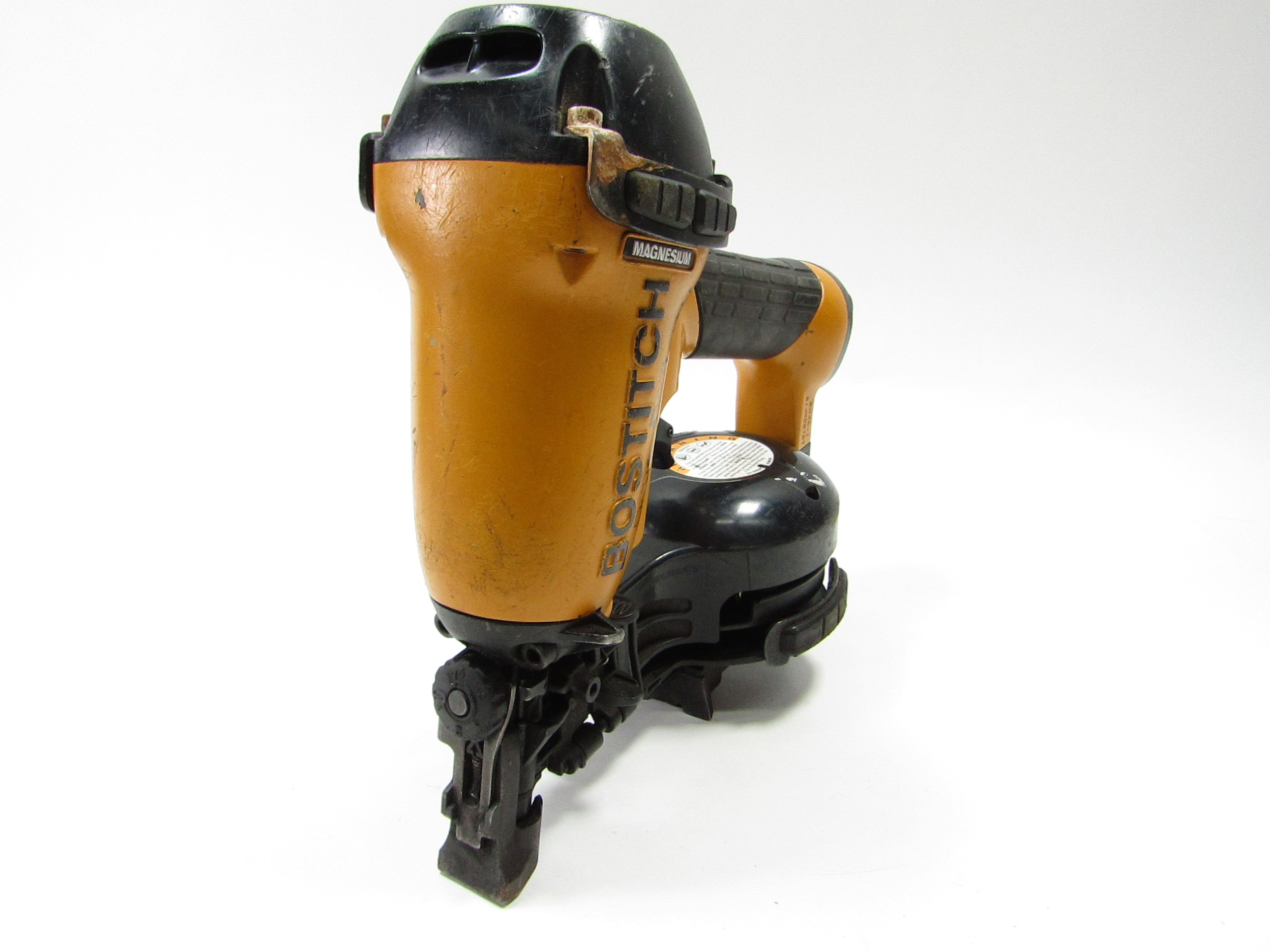 BOSTITCH RN46-1 15-Degree Aluminum Housing Pneumatic Coil Roofing Nailer