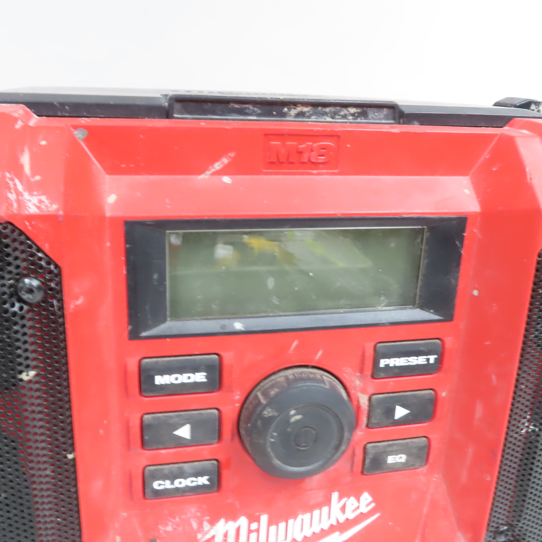 Milwaukee 2890-20 120V Corded AM/FM Jobsite Radio & Battery Charger