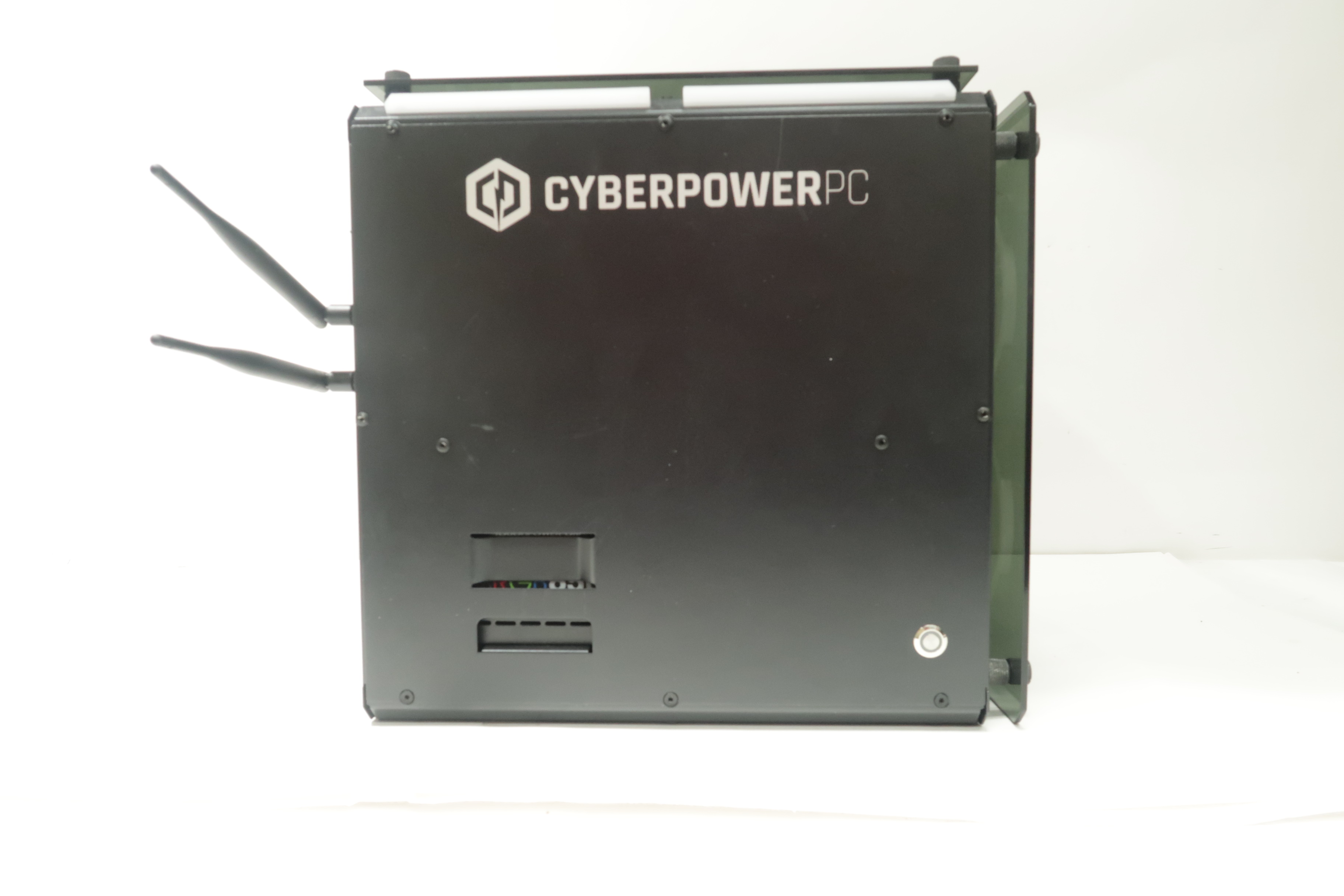 CyberPower PC C-Series AMD Ryzen 3900X RX 5700XT 16GB RAM 256GB SSD - Technical View