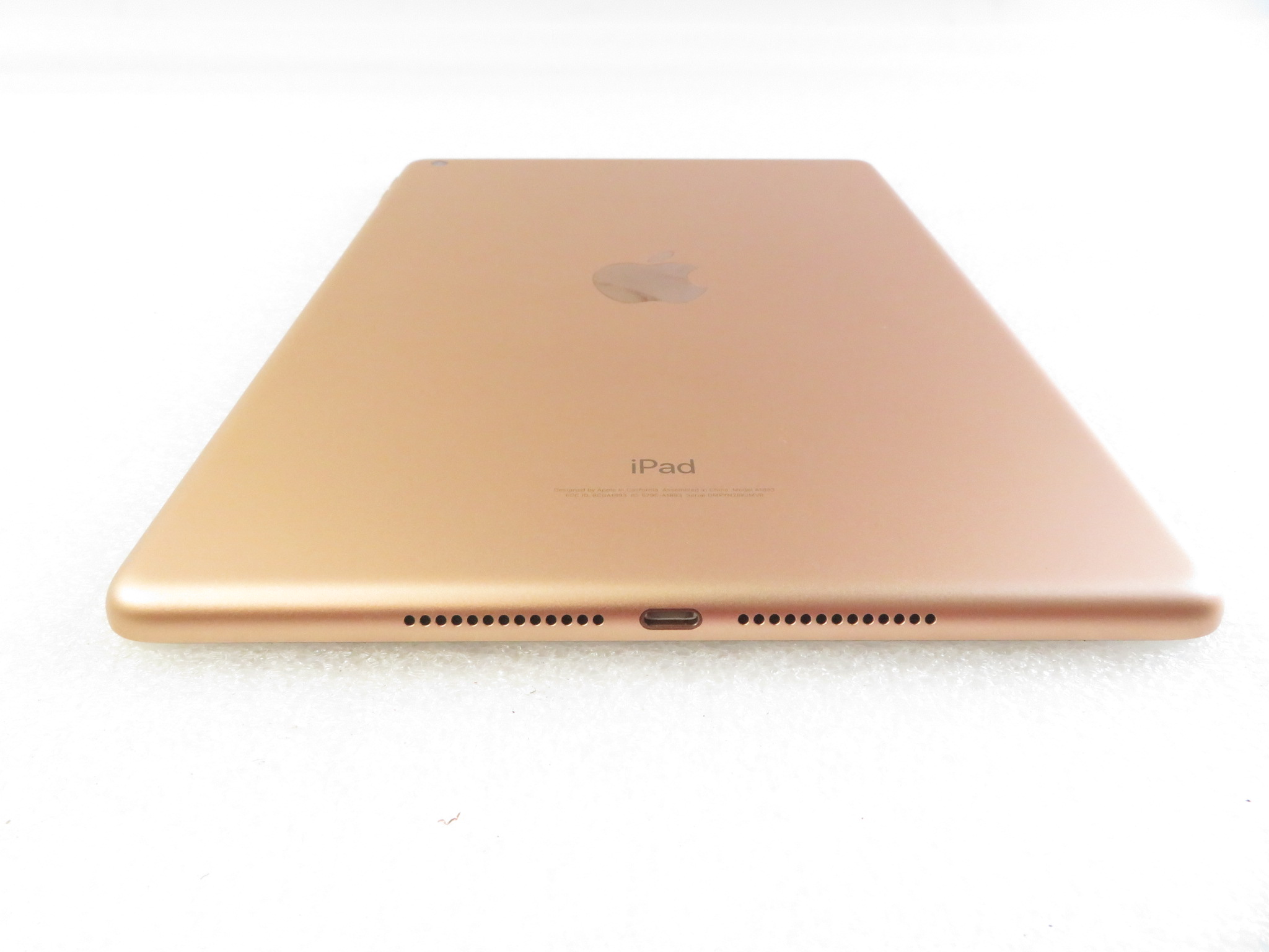 Apple A1893 iPad 6th Generation Gold MRJN2LL/A 32GB 9.7 Apple A1893 iPad 6th Generation Gold MRJN2LL/A 32GB 9.7