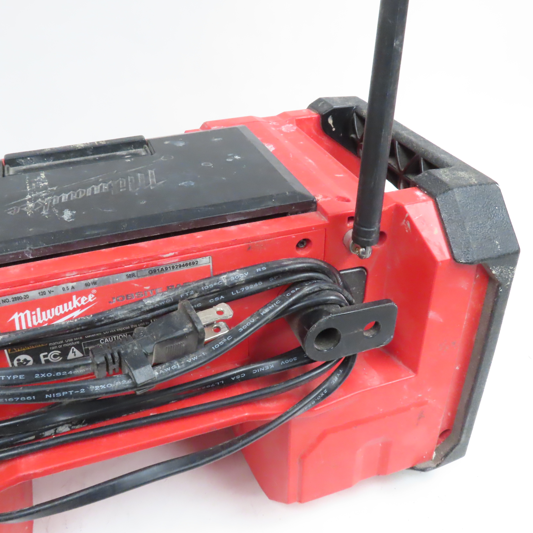 Milwaukee 2890-20 120V Corded AM/FM Jobsite Radio & Battery Charger