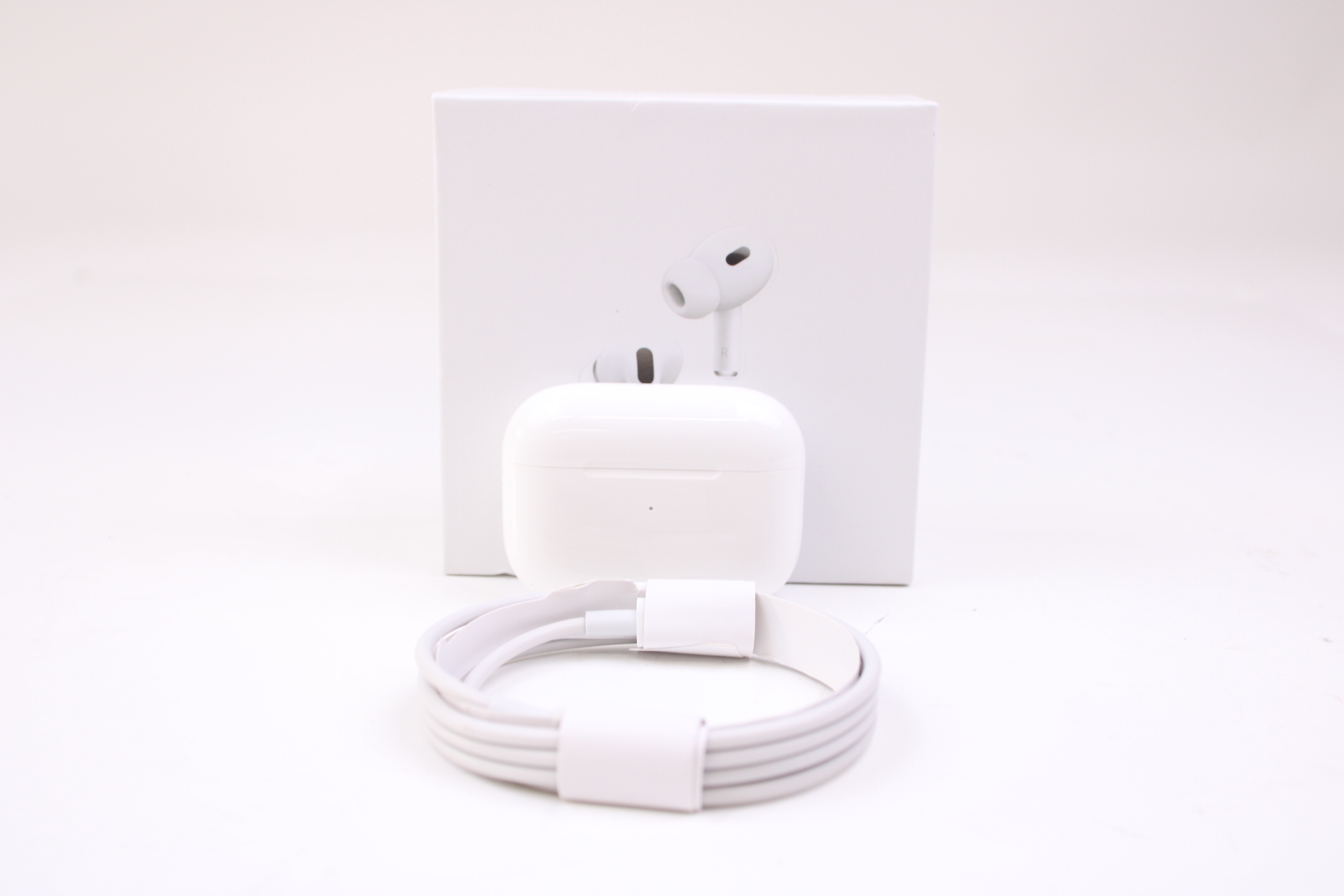 Apple AirPods 2nd Generation MW022ZM/A Wireless MagSafe In-Ear Earbuds