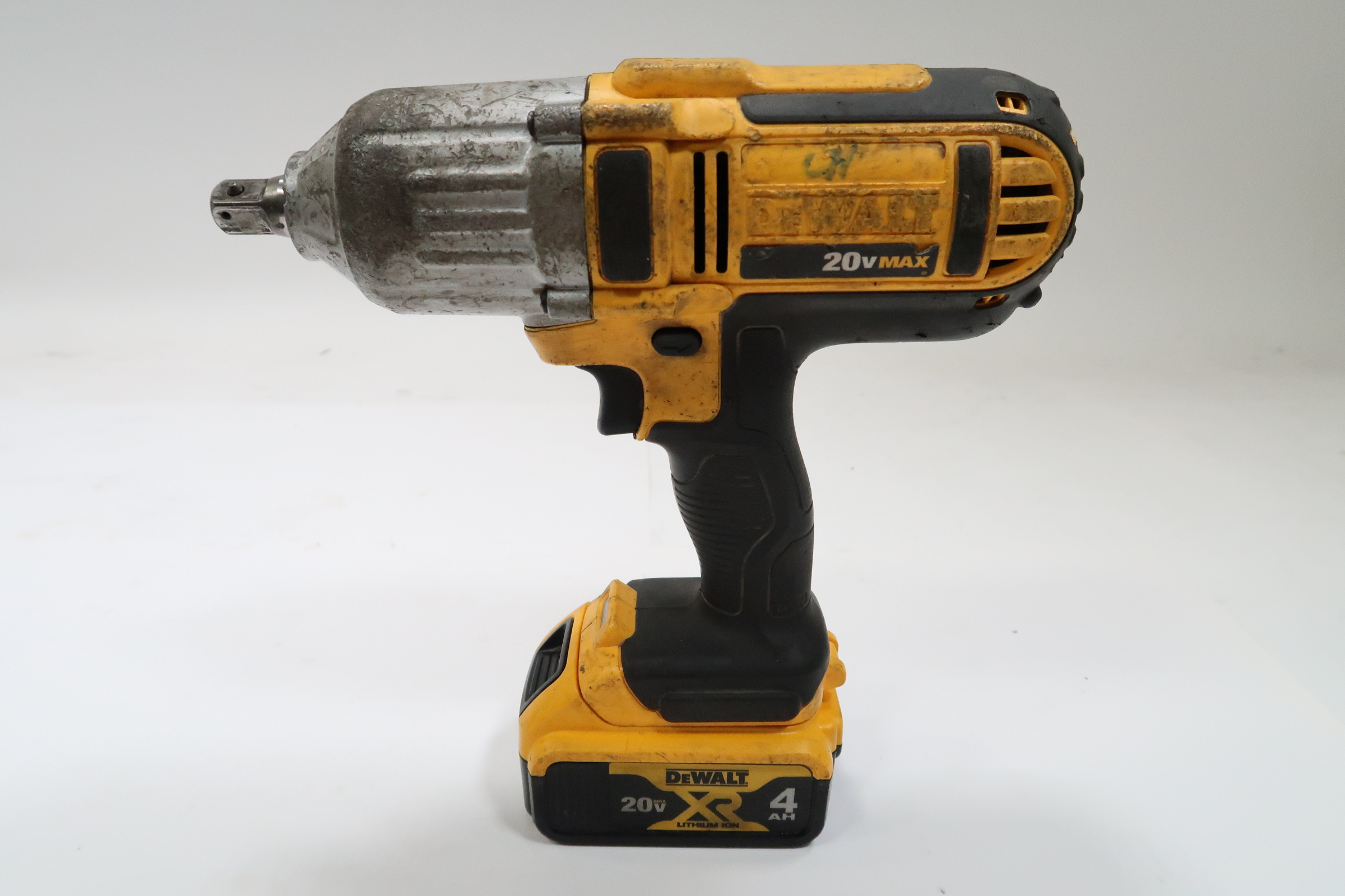 DeWalt DCF889 20V MAX Cordless 1/2 in. High Torque Impact Wrench 9139