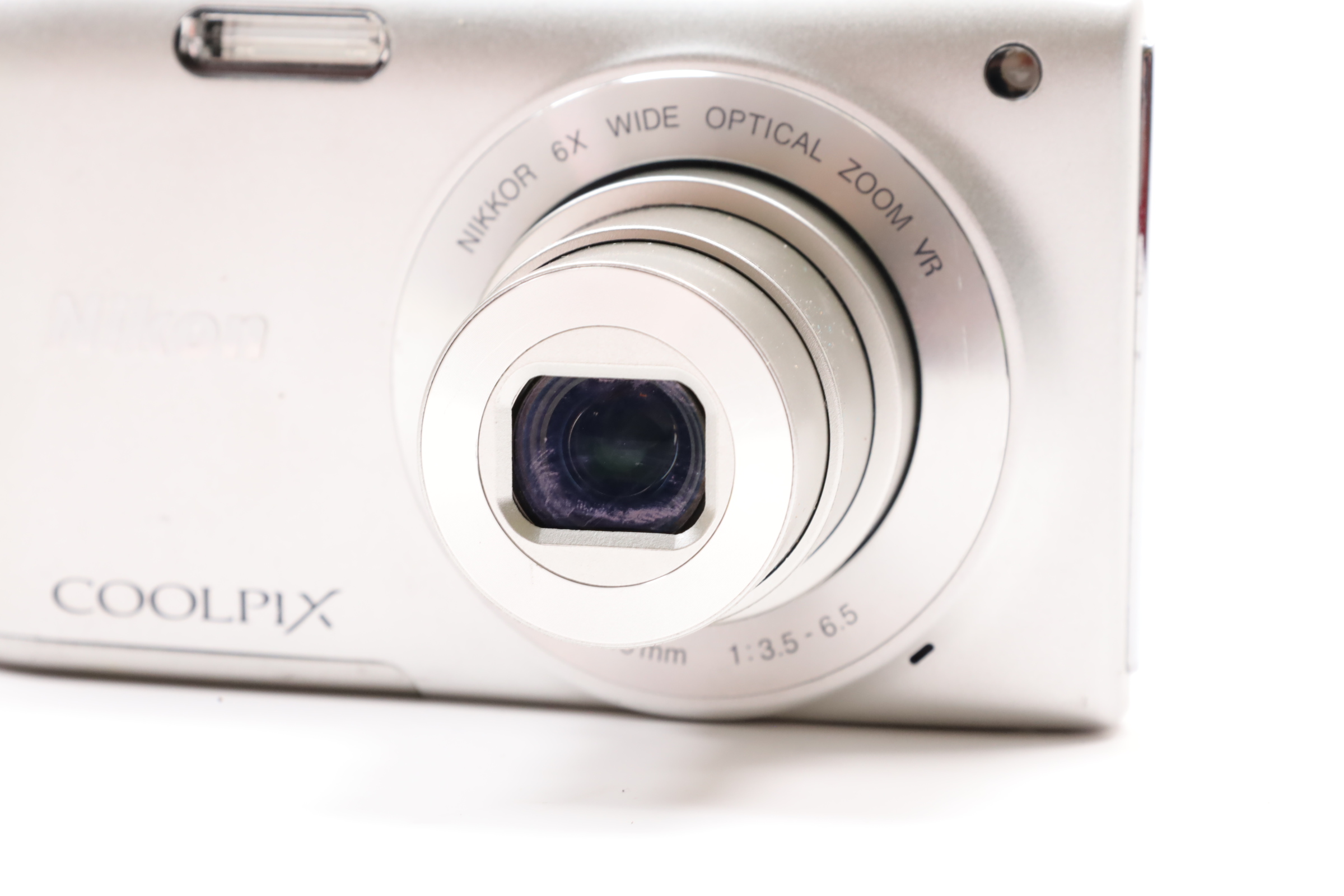 Nikon COOLPIX S3300 16MP Compact Digital Camera - Silver