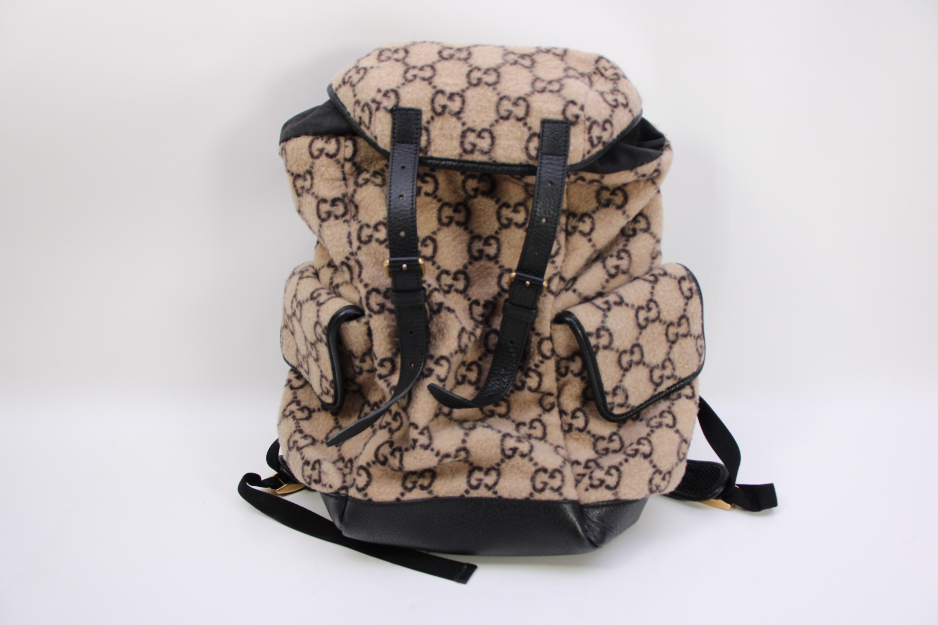 Gucci abbey handbag in beige monogram canvas and