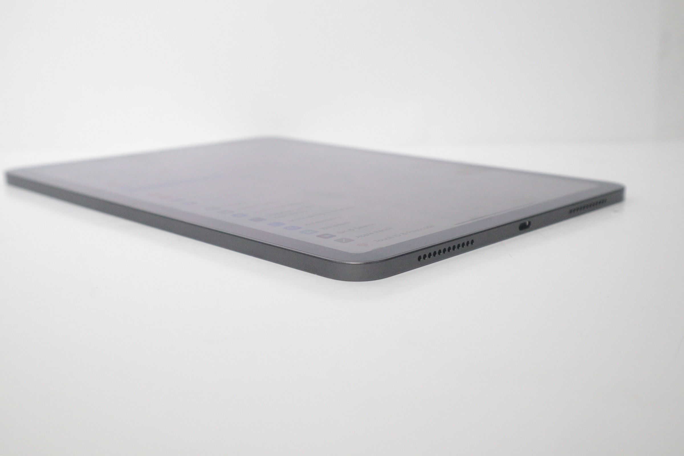 Apple iPad Air 5th Generation MM9C3LL/A Space Gray 64GB Handheld