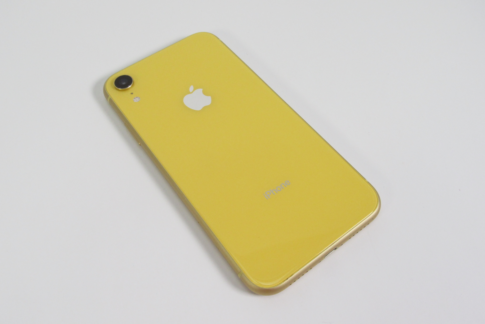 Apple iPhone XR NT332LL/A Unlocked 64GB 6.1'' Smartphone