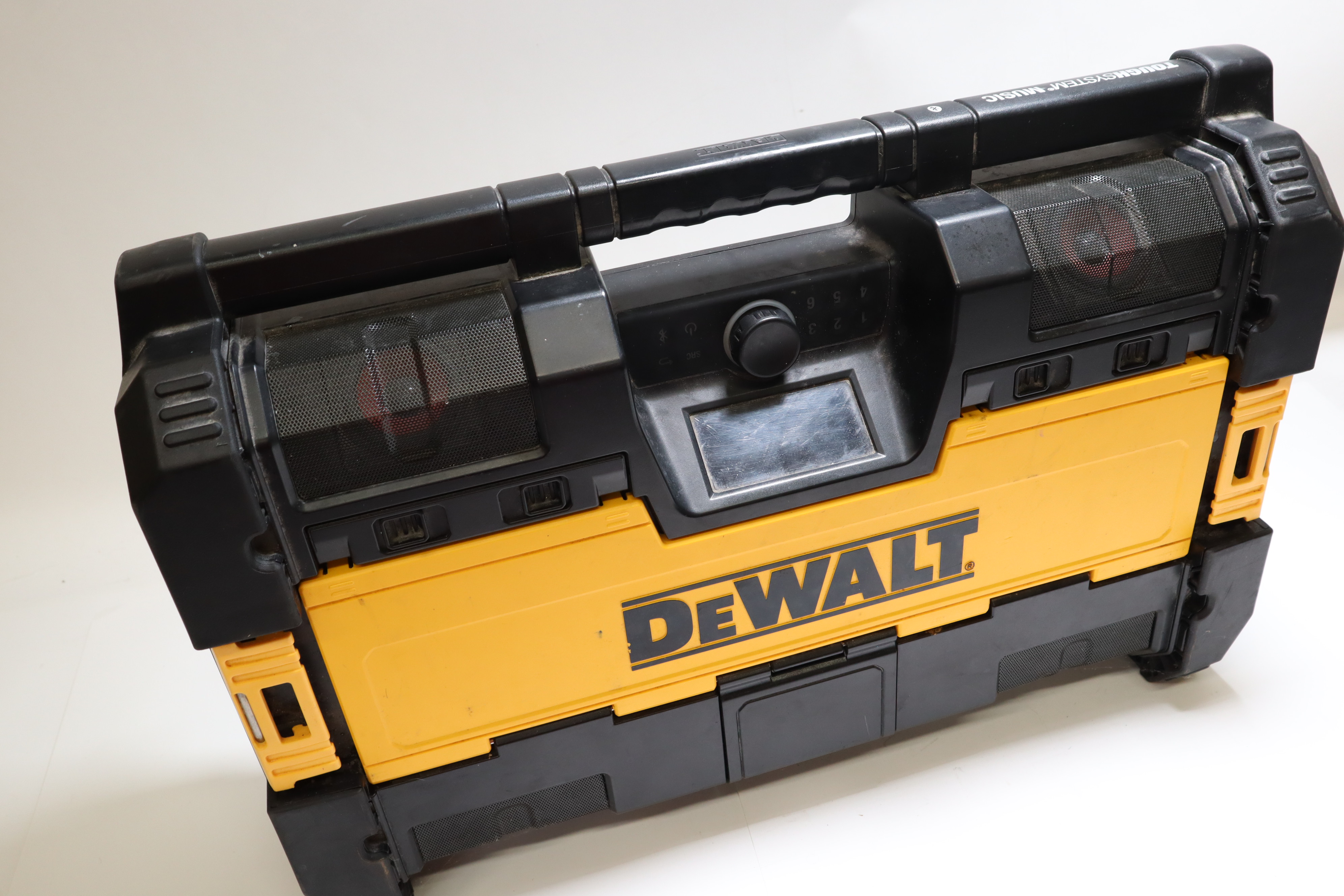 DeWalt DWST08810 ToughSystem Bluetooth Music Charger Portable Radio