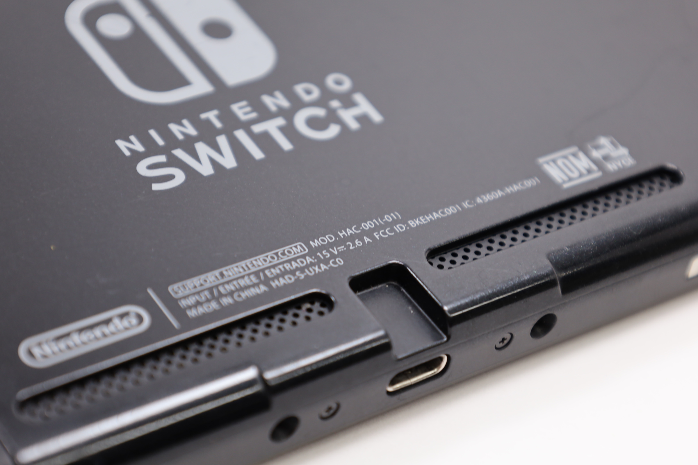 Nintendo Switch HAC-001(-01) 32GB Video Game System - Purple