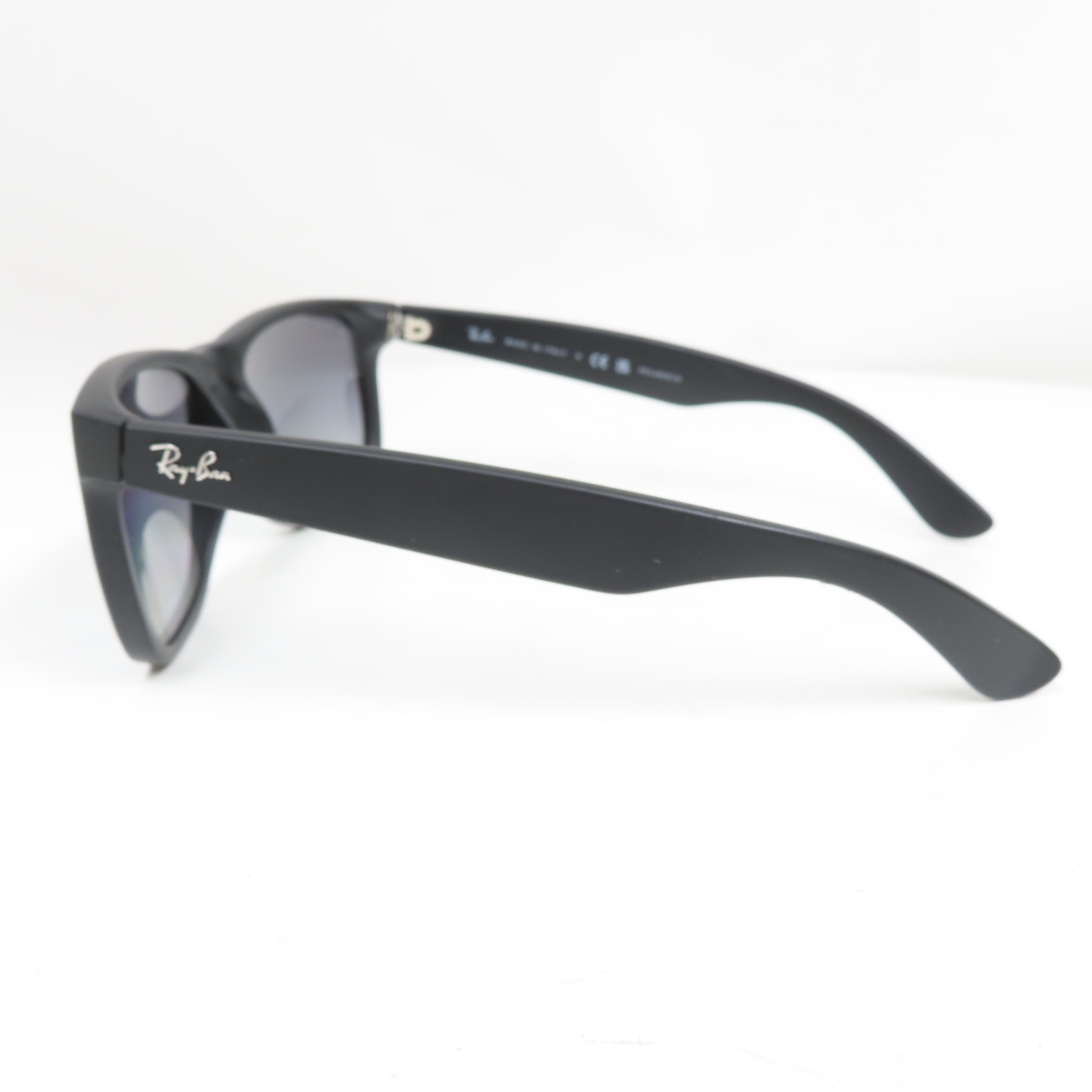 Ray-Ban RB4165 Justin Classic Men's Sunglasses