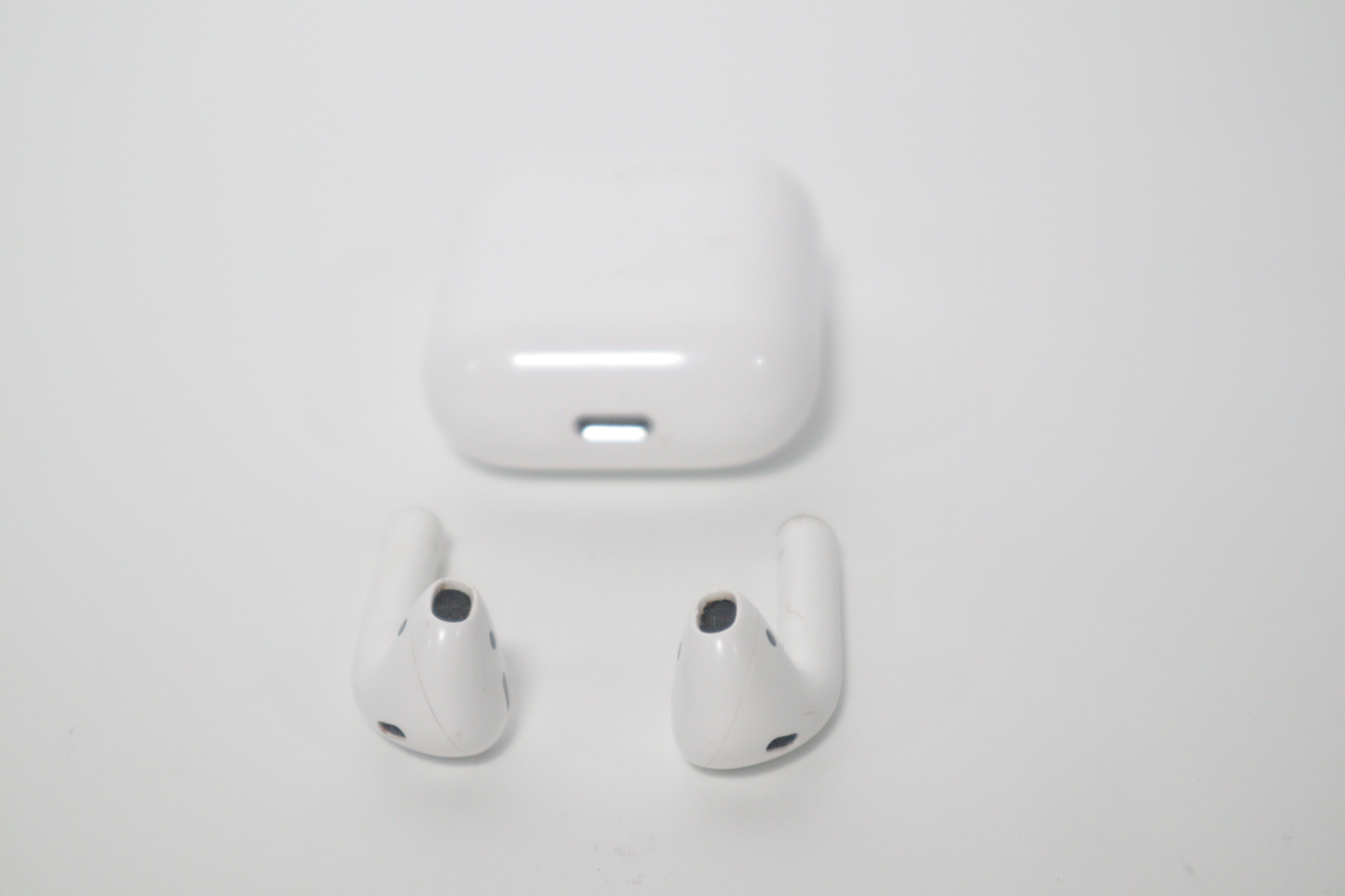 Bluetooth Earbuds Apple A2032 Airpods Wireless Charging Case Ipod